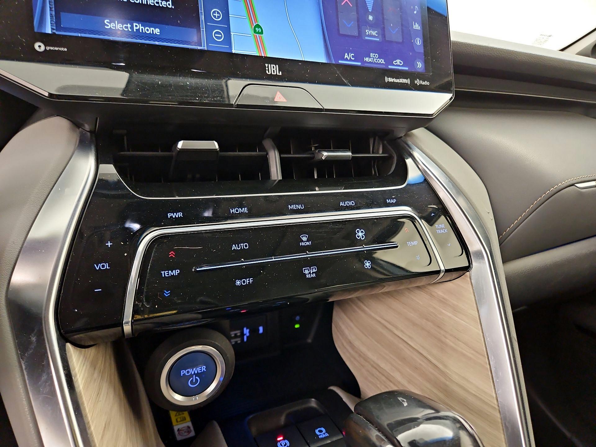 Thumbnail: 2021 Toyota Venza - 14