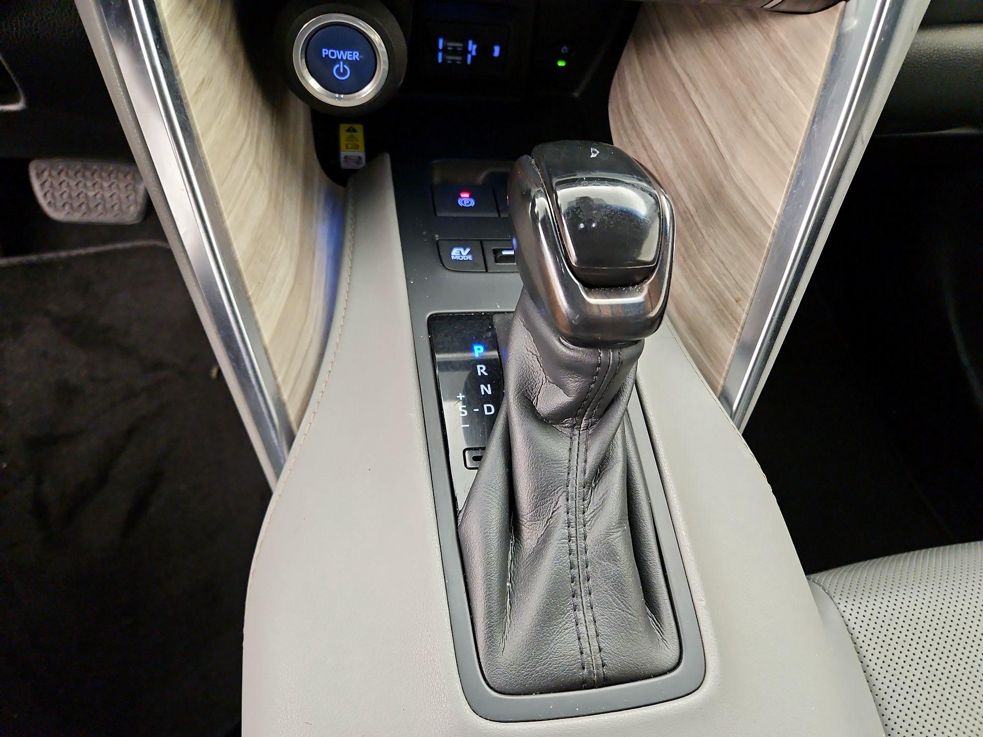 Thumbnail: 2021 Toyota Venza - 15