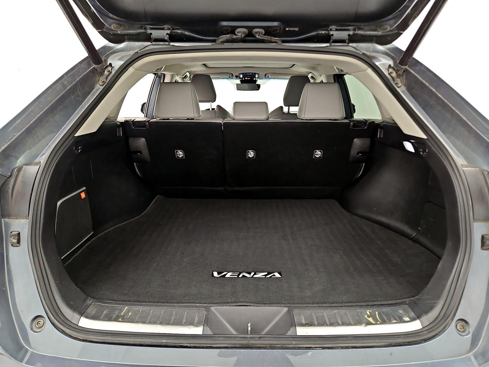 Thumbnail: 2021 Toyota Venza - 16