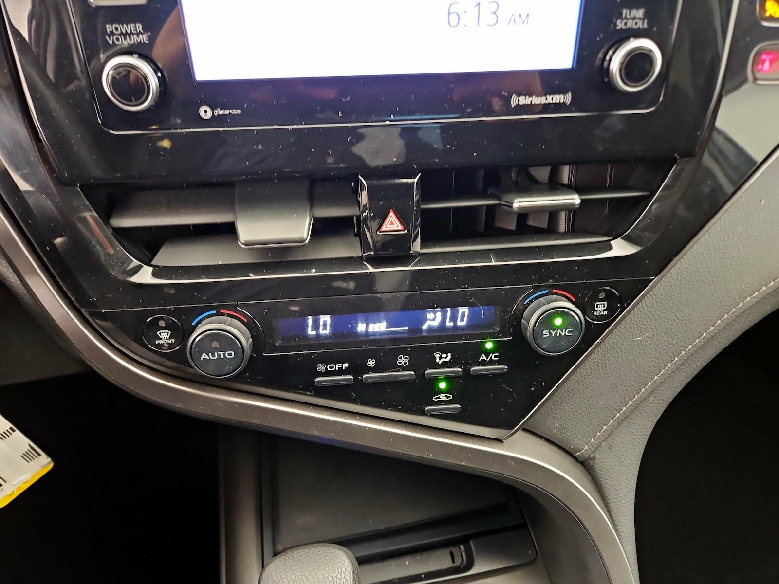 2022 Toyota Camry LE - Photo 17