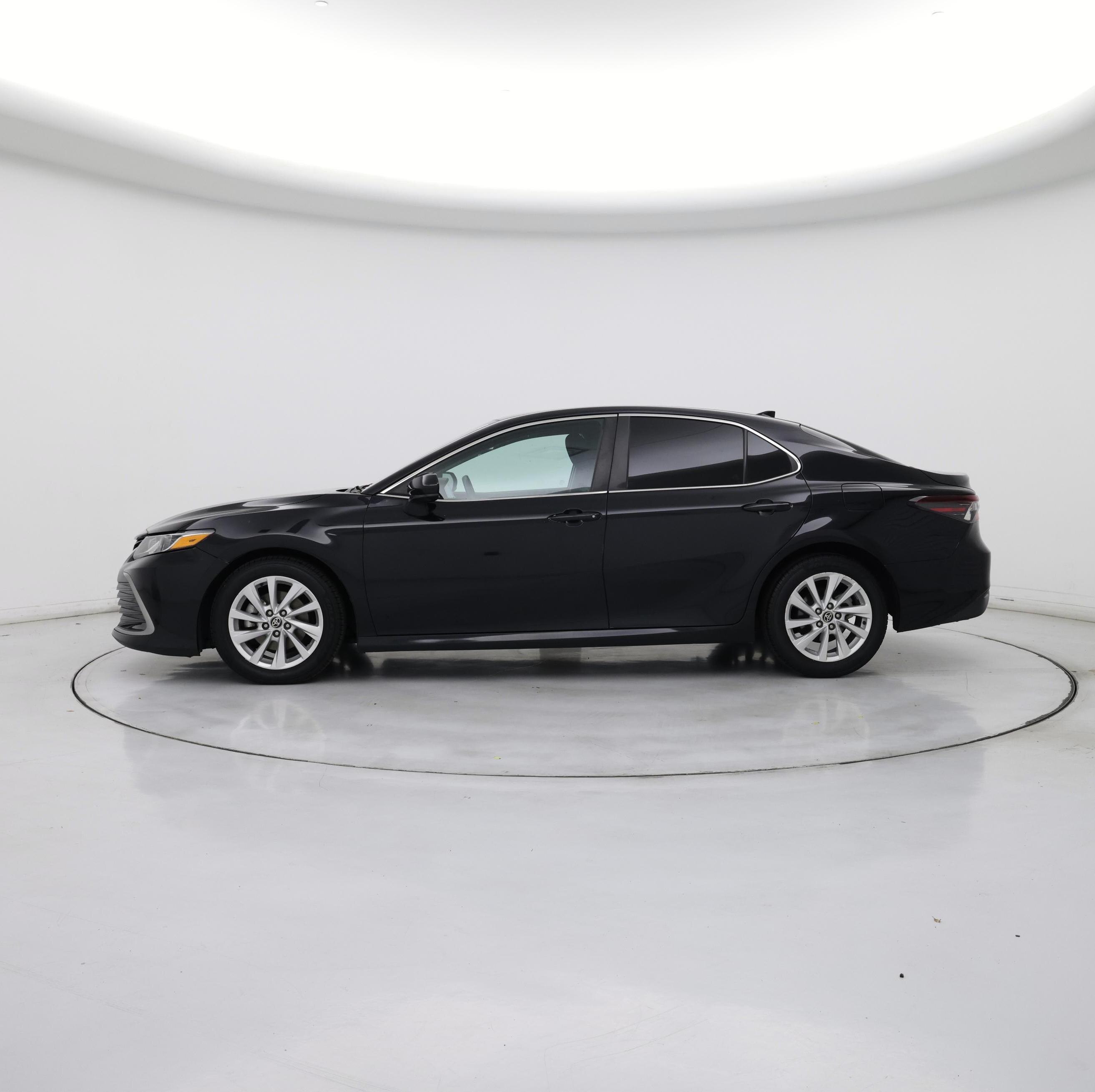 Thumbnail: 2022 Toyota Camry - 3