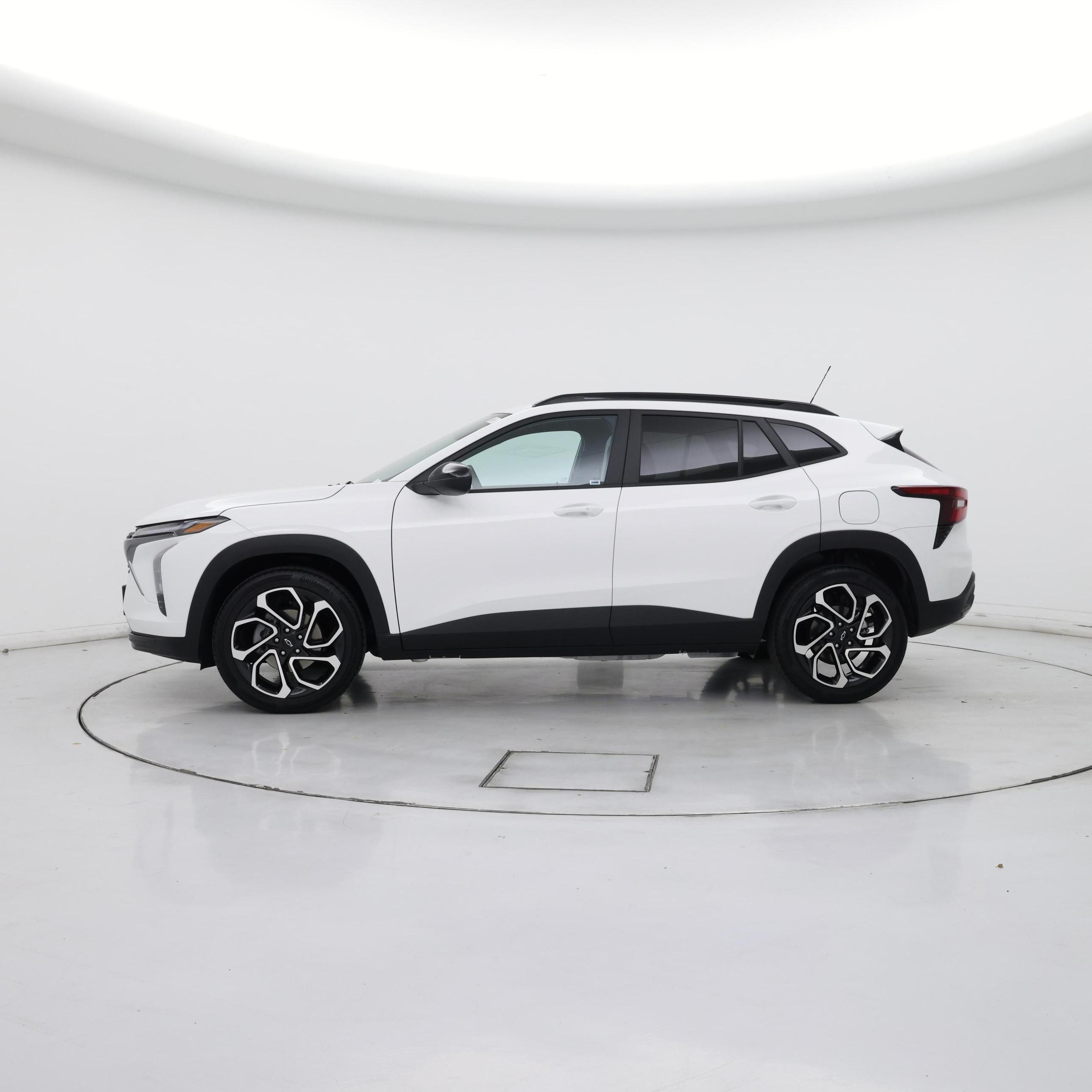 Thumbnail: 2025 Chevrolet Trax - 3