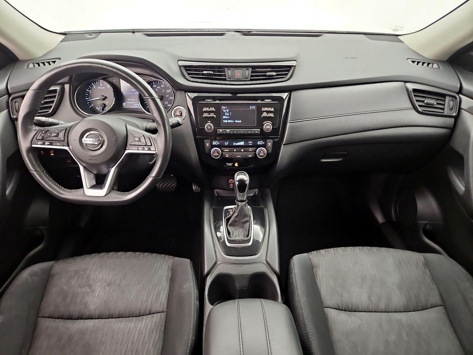 2017 Nissan Rogue SV - Photo 10
