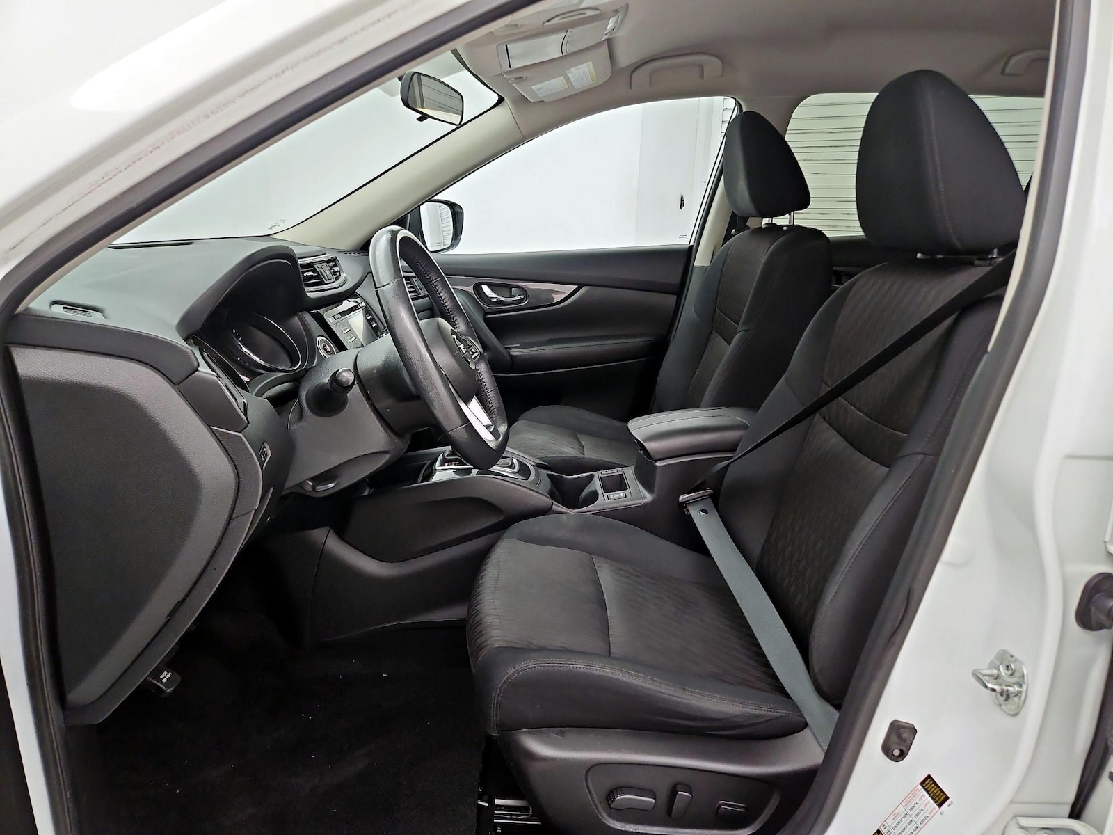 2017 Nissan Rogue SV - Photo 12