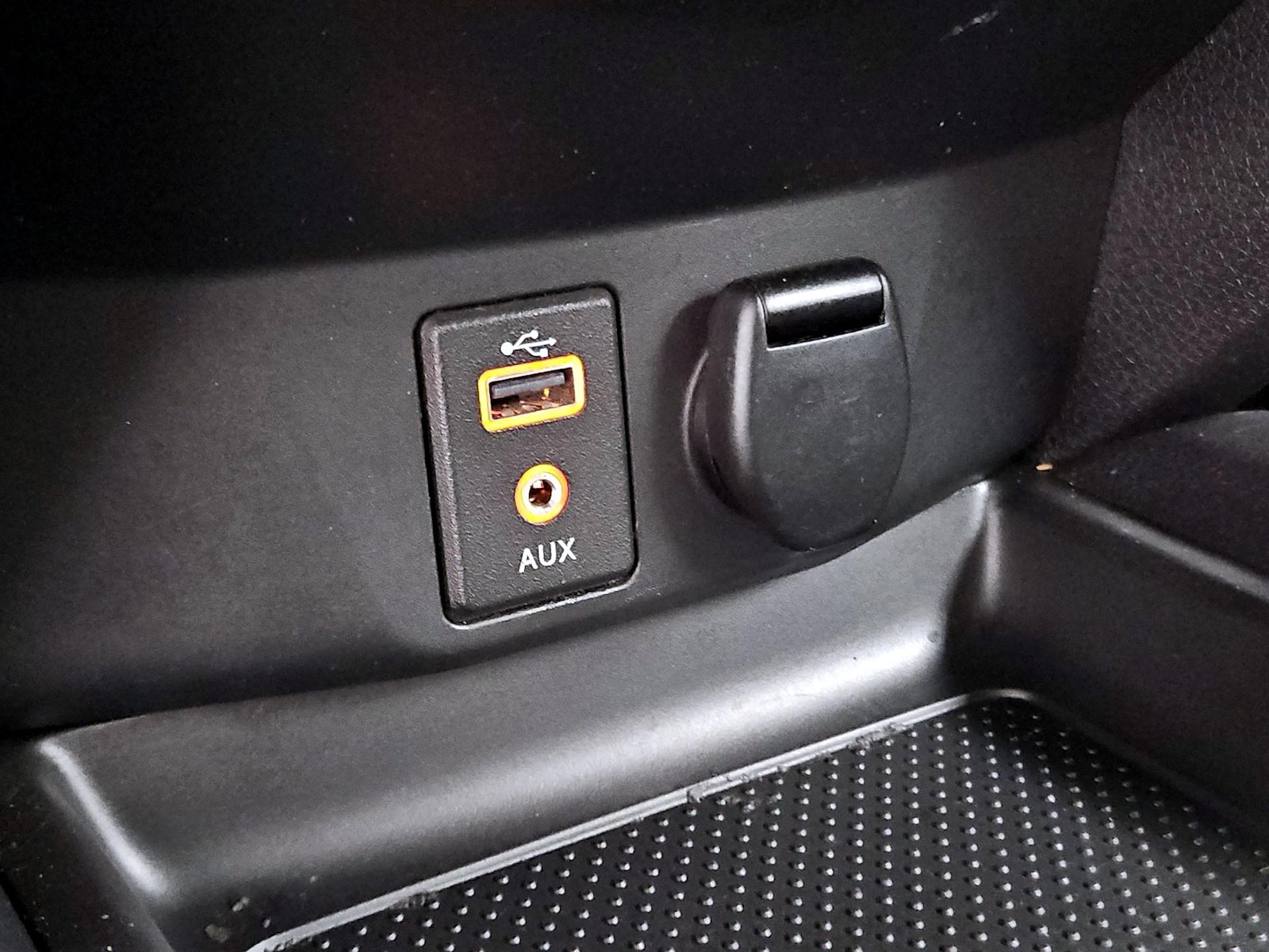 2017 Nissan Rogue SV - Photo 19