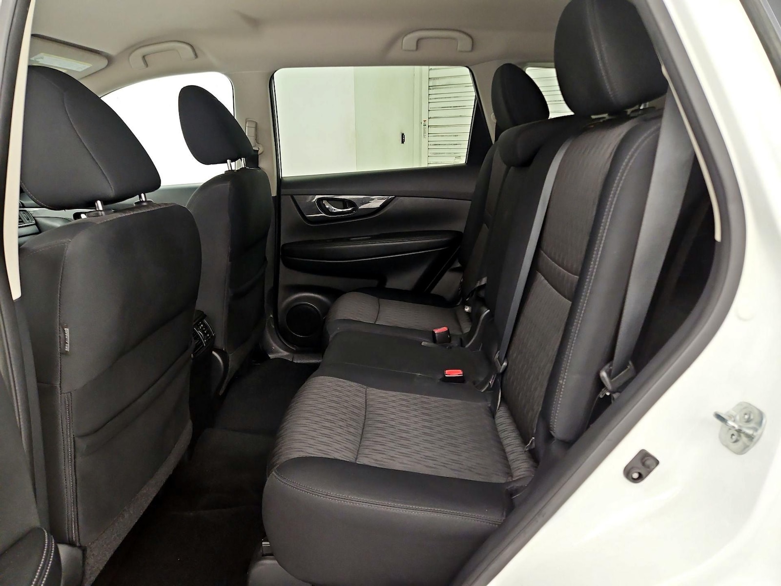 2017 Nissan Rogue SV - Photo 20