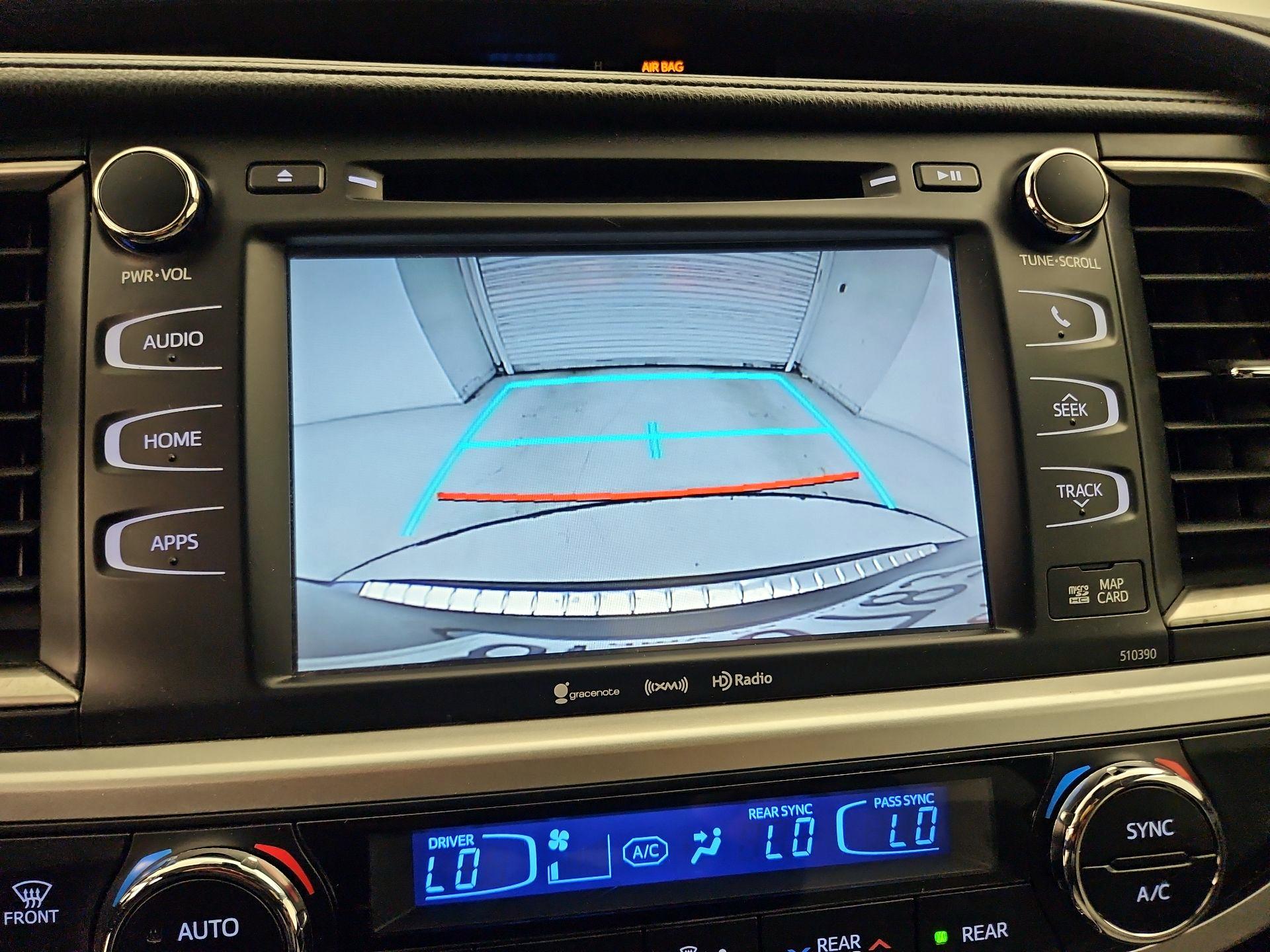 Thumbnail: 2019 Toyota Highlander - 14