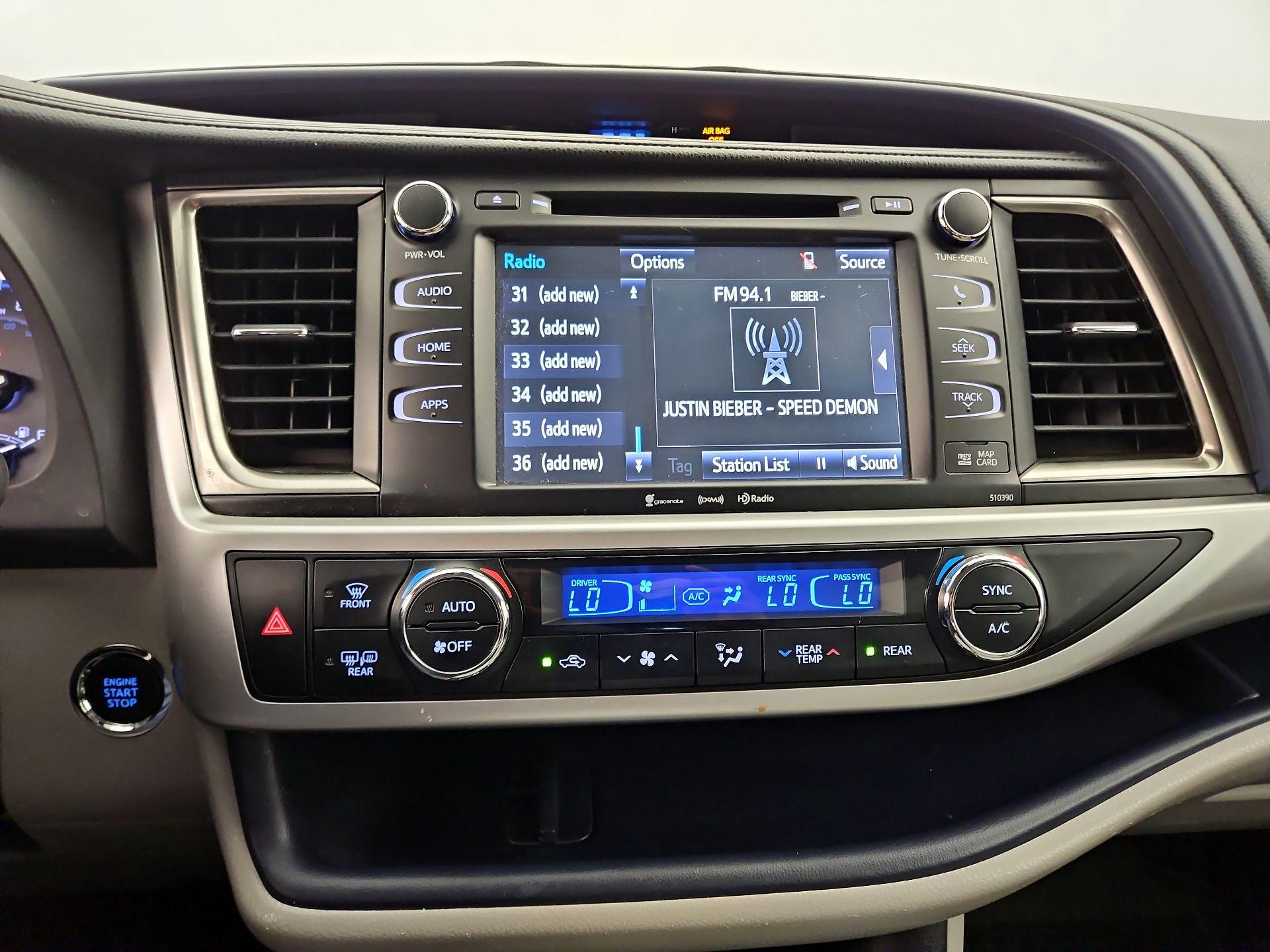 Thumbnail: 2019 Toyota Highlander - 15