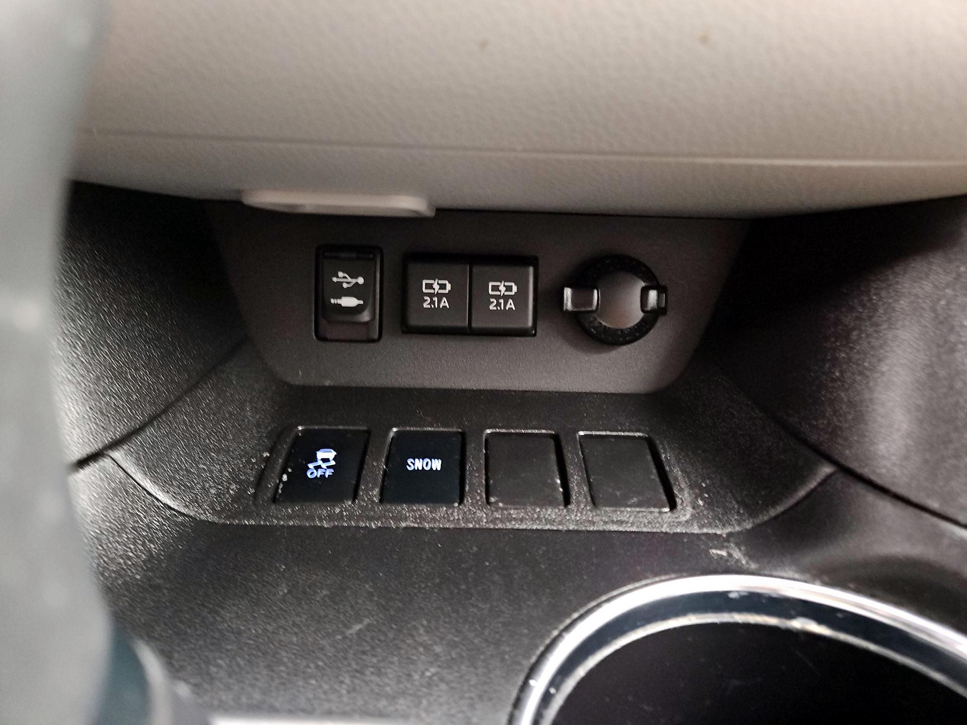 Thumbnail: 2019 Toyota Highlander - 18