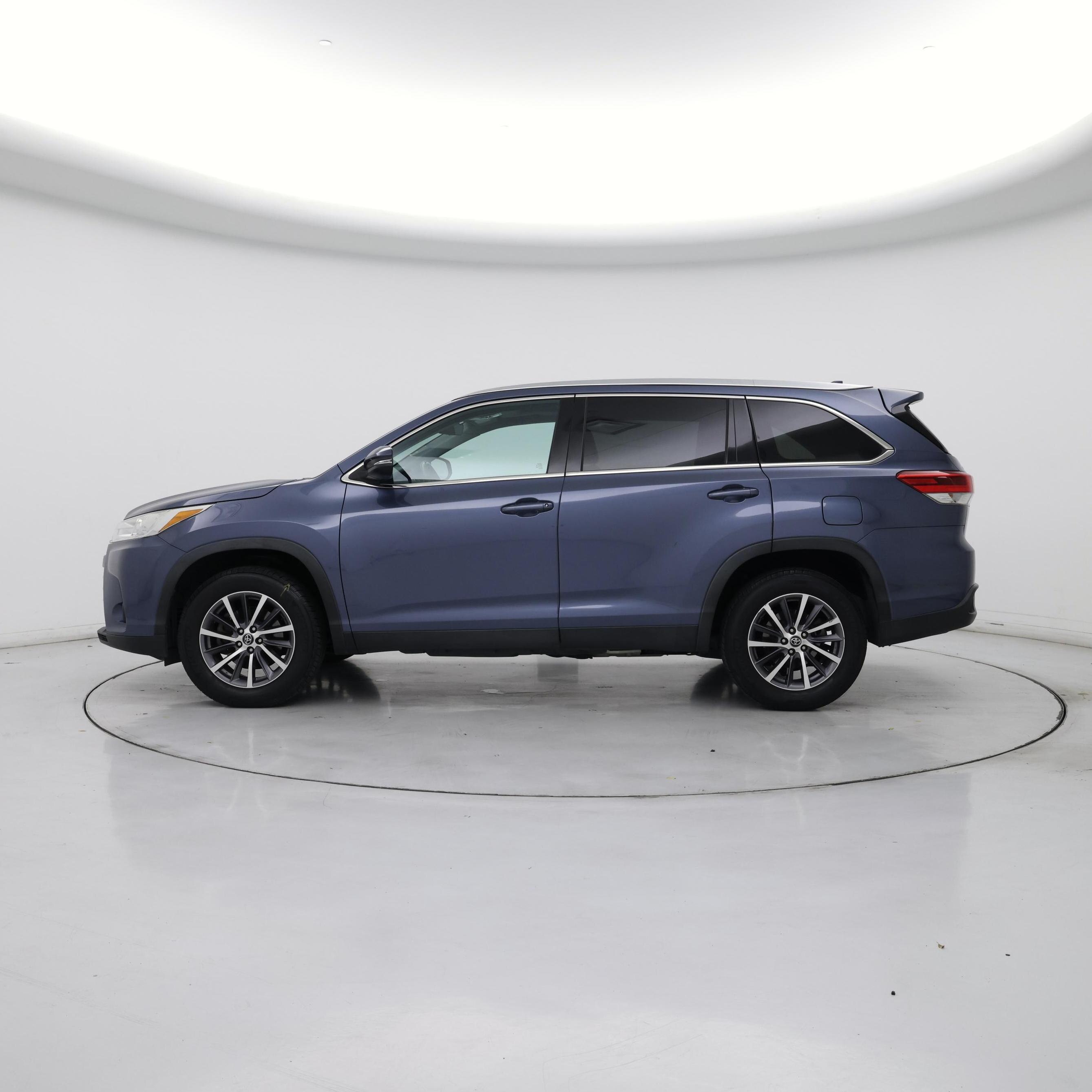 Thumbnail: 2019 Toyota Highlander - 3
