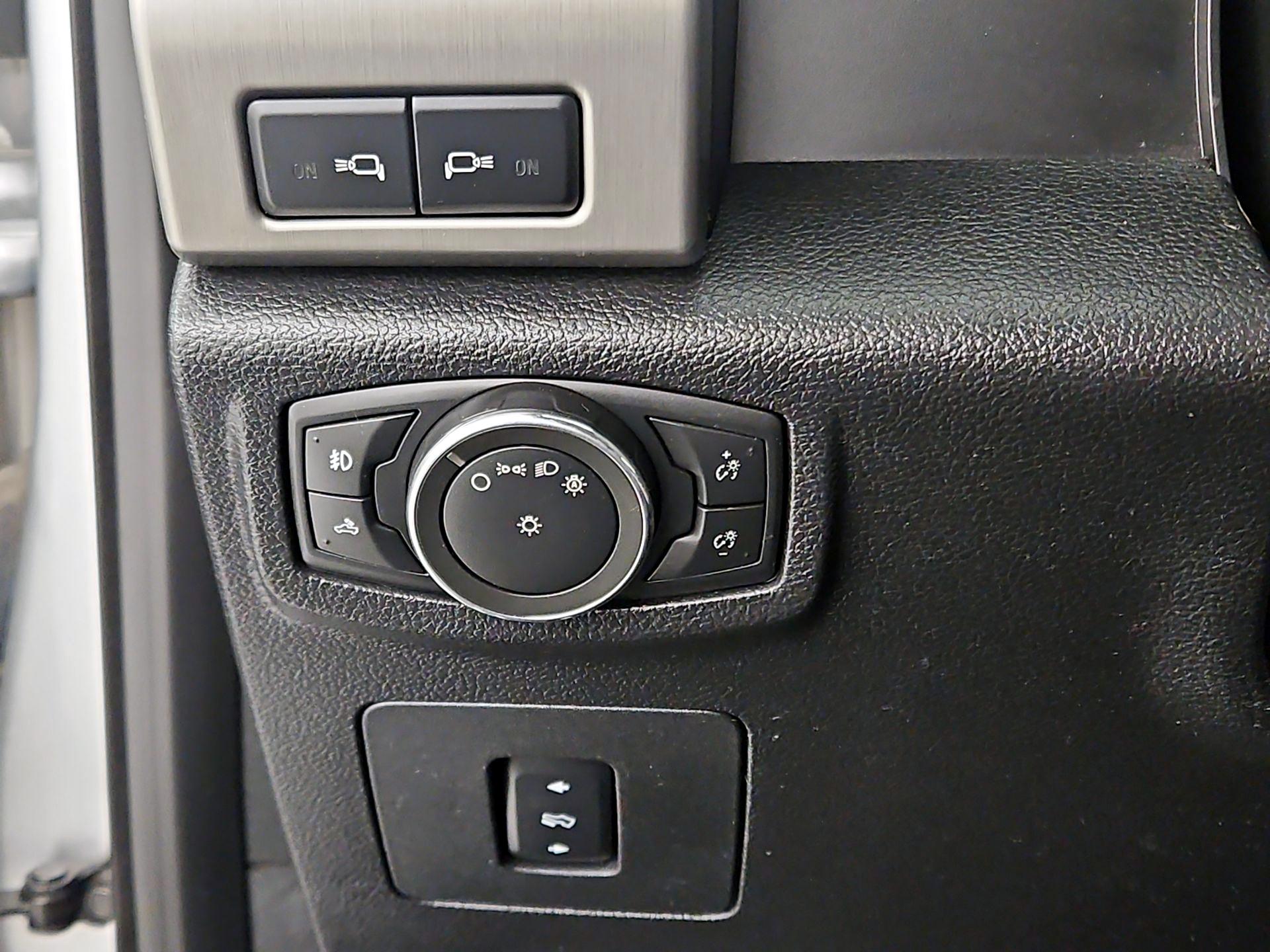 Thumbnail: 2016 Ford F-150 - 13