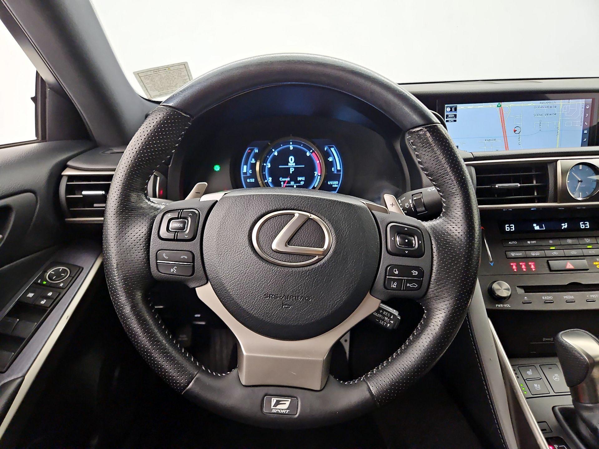 Thumbnail: 2020 Lexus IS - 10