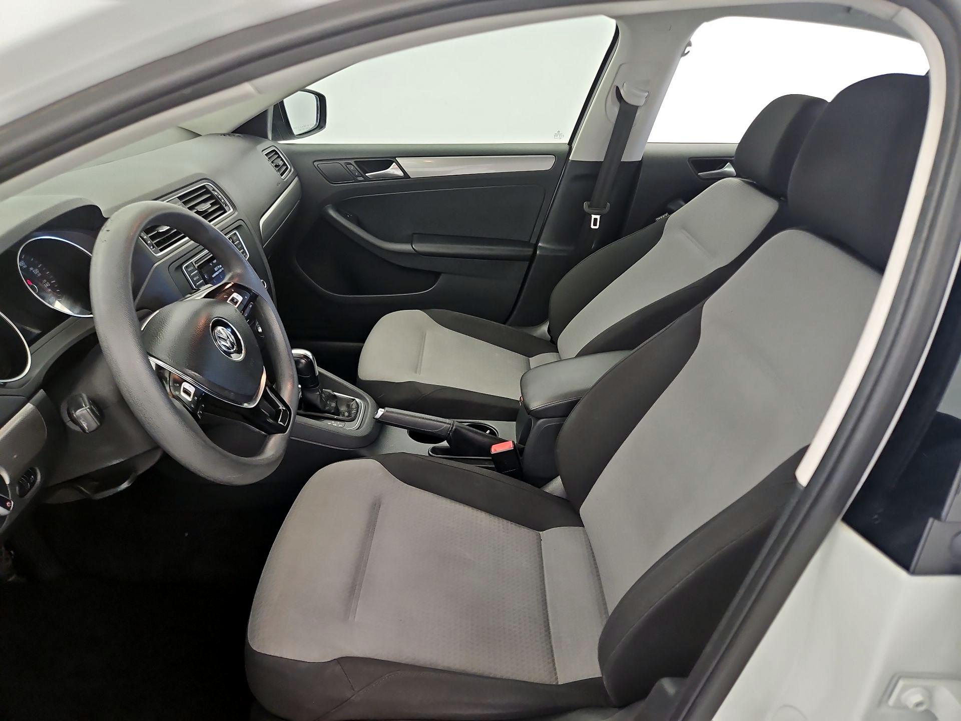 Thumbnail: 2017 Volkswagen Jetta - 11