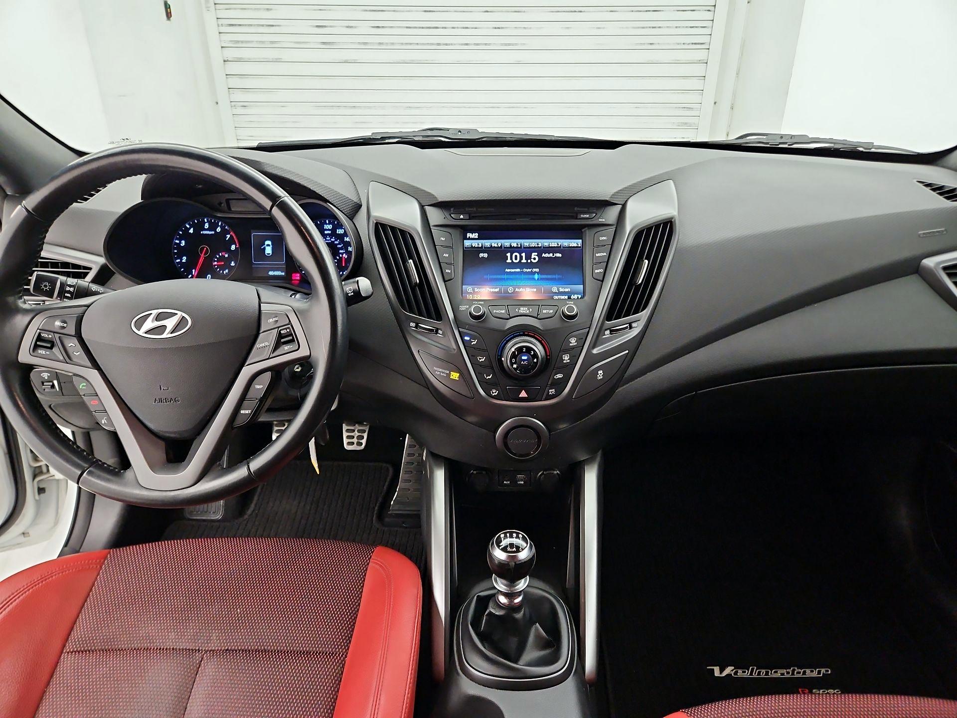 Thumbnail: 2016 Hyundai Veloster - 9