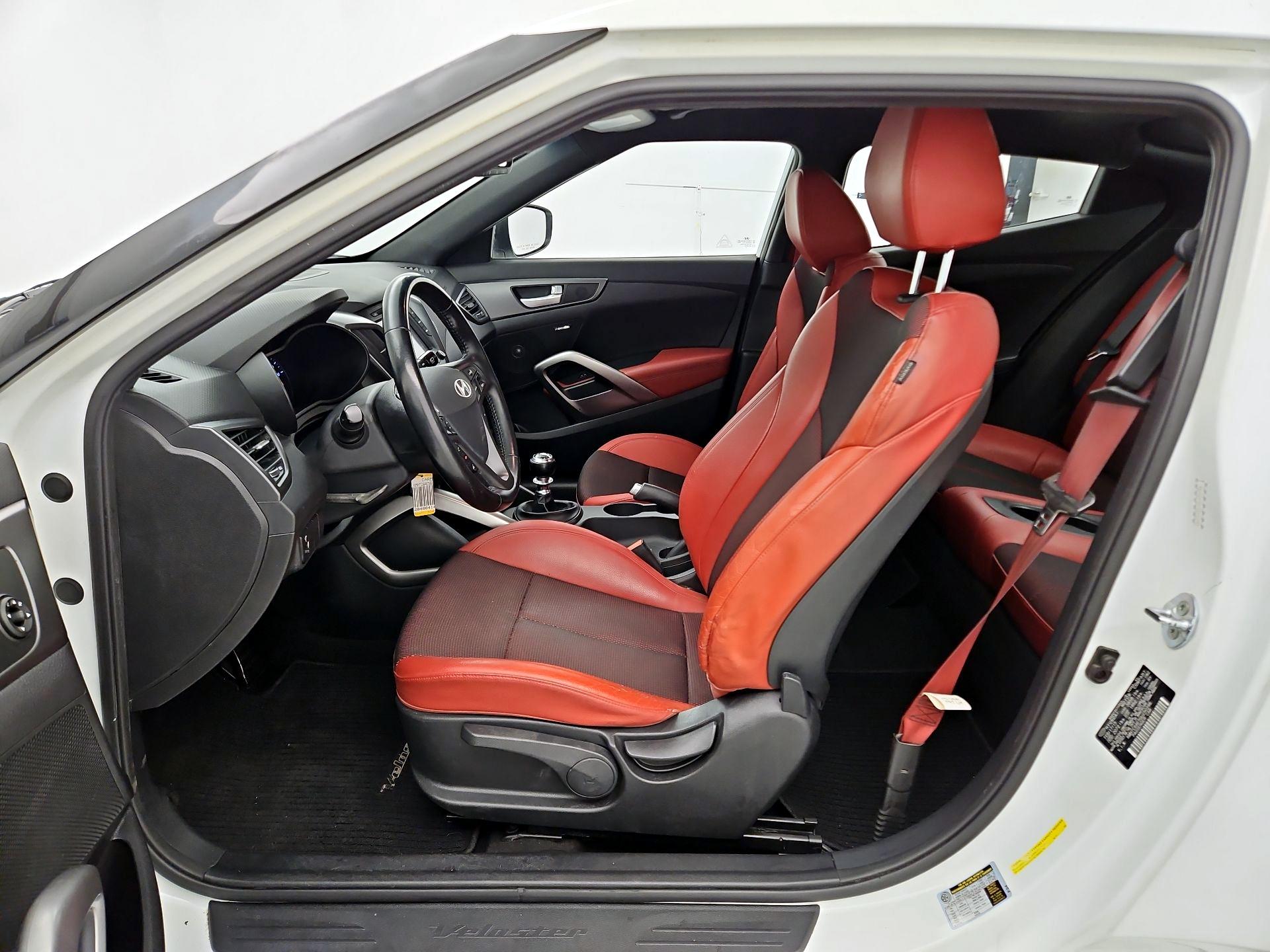Thumbnail: 2016 Hyundai Veloster - 11