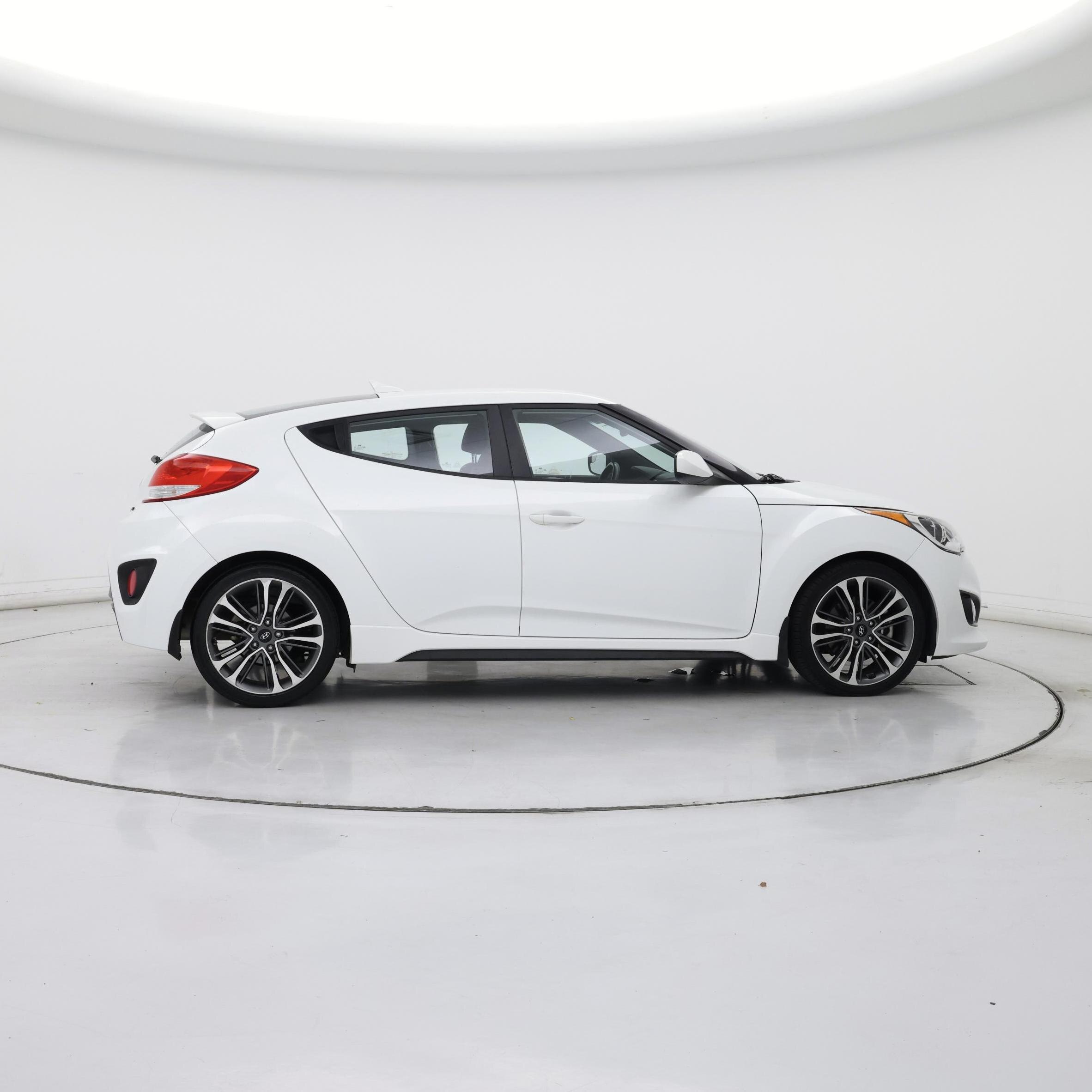 Thumbnail: 2016 Hyundai Veloster - 7