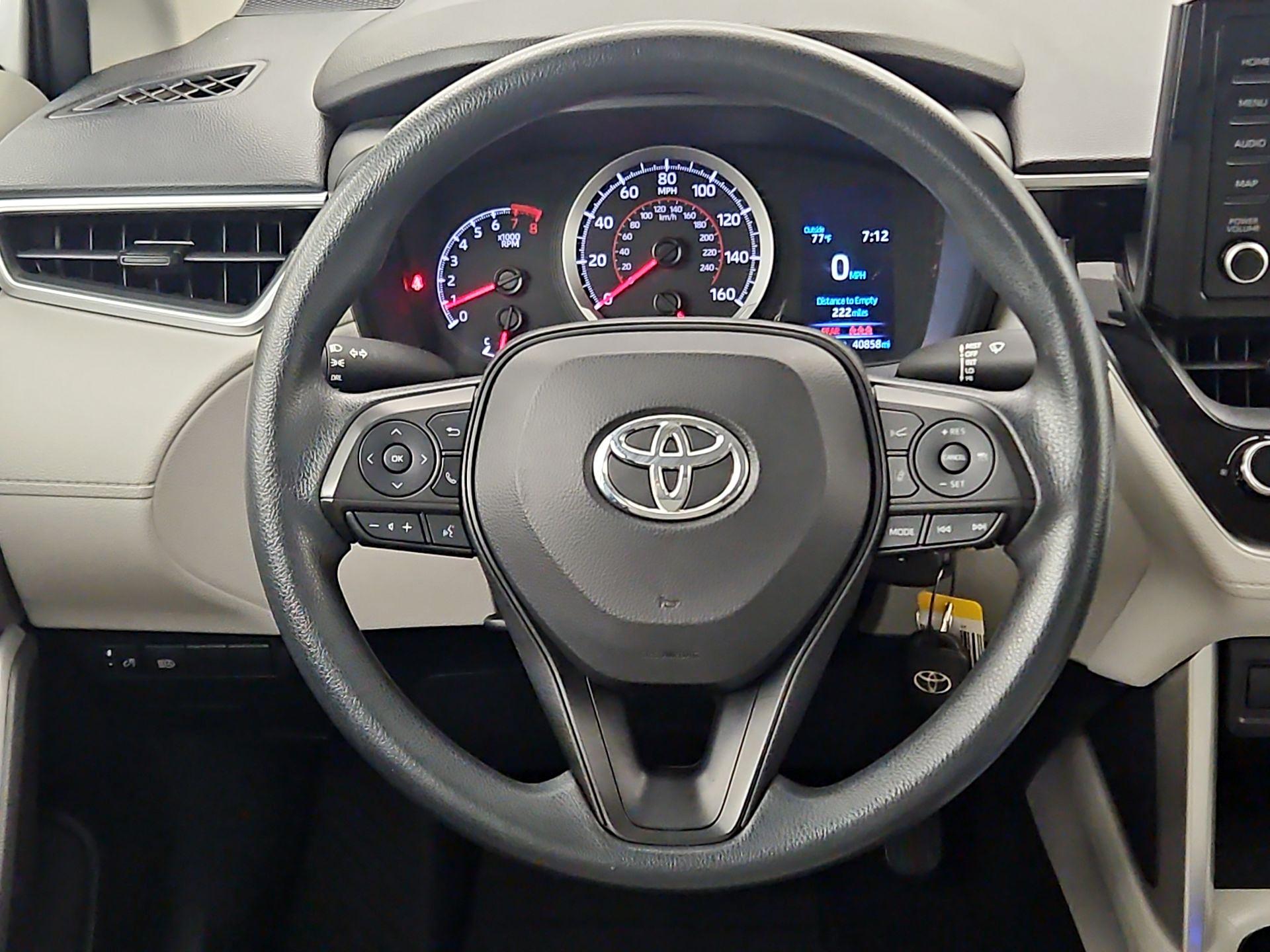 Thumbnail: 2022 Toyota Corolla Cross - 10
