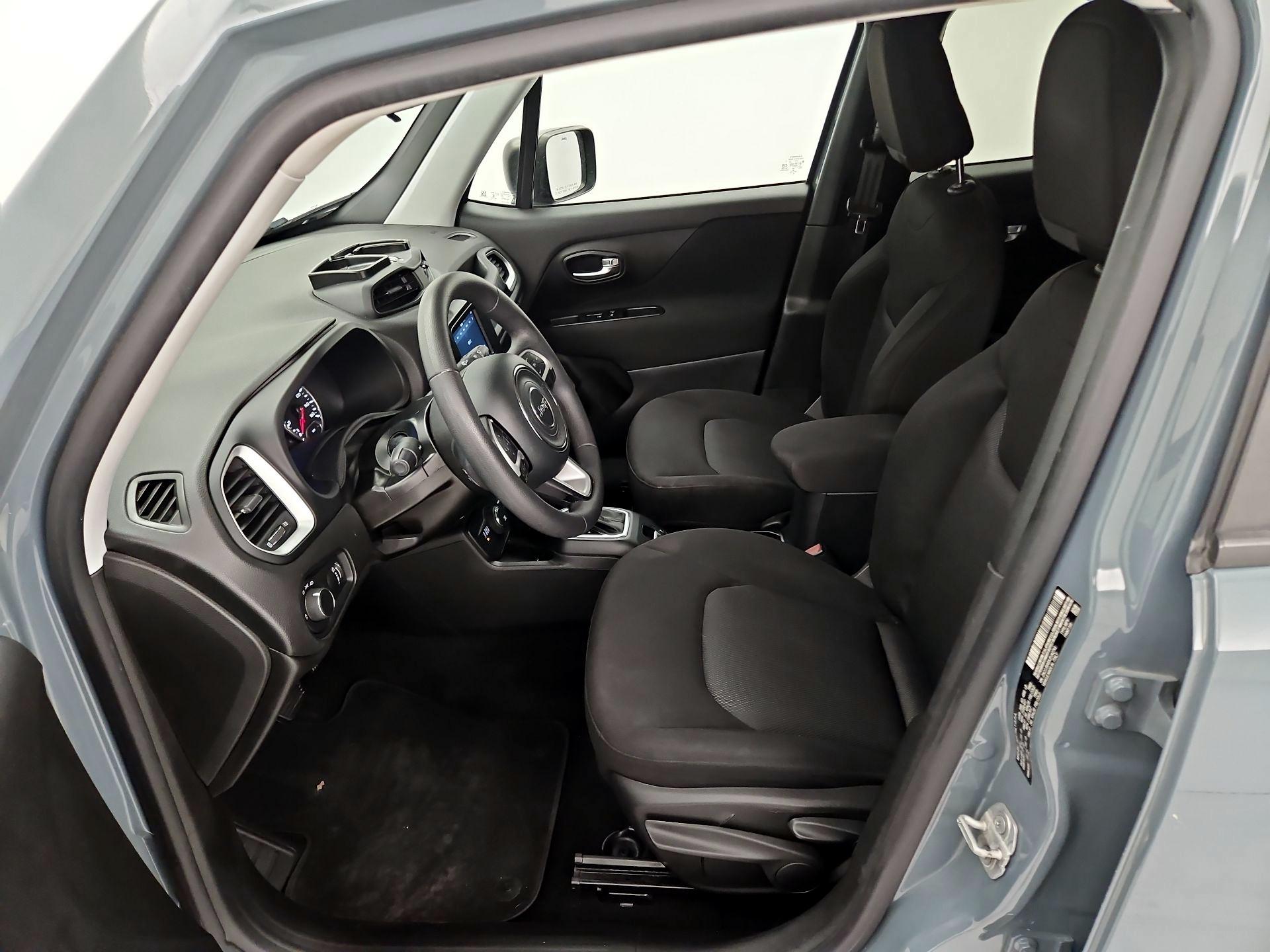 Thumbnail: 2018 Jeep Renegade - 11