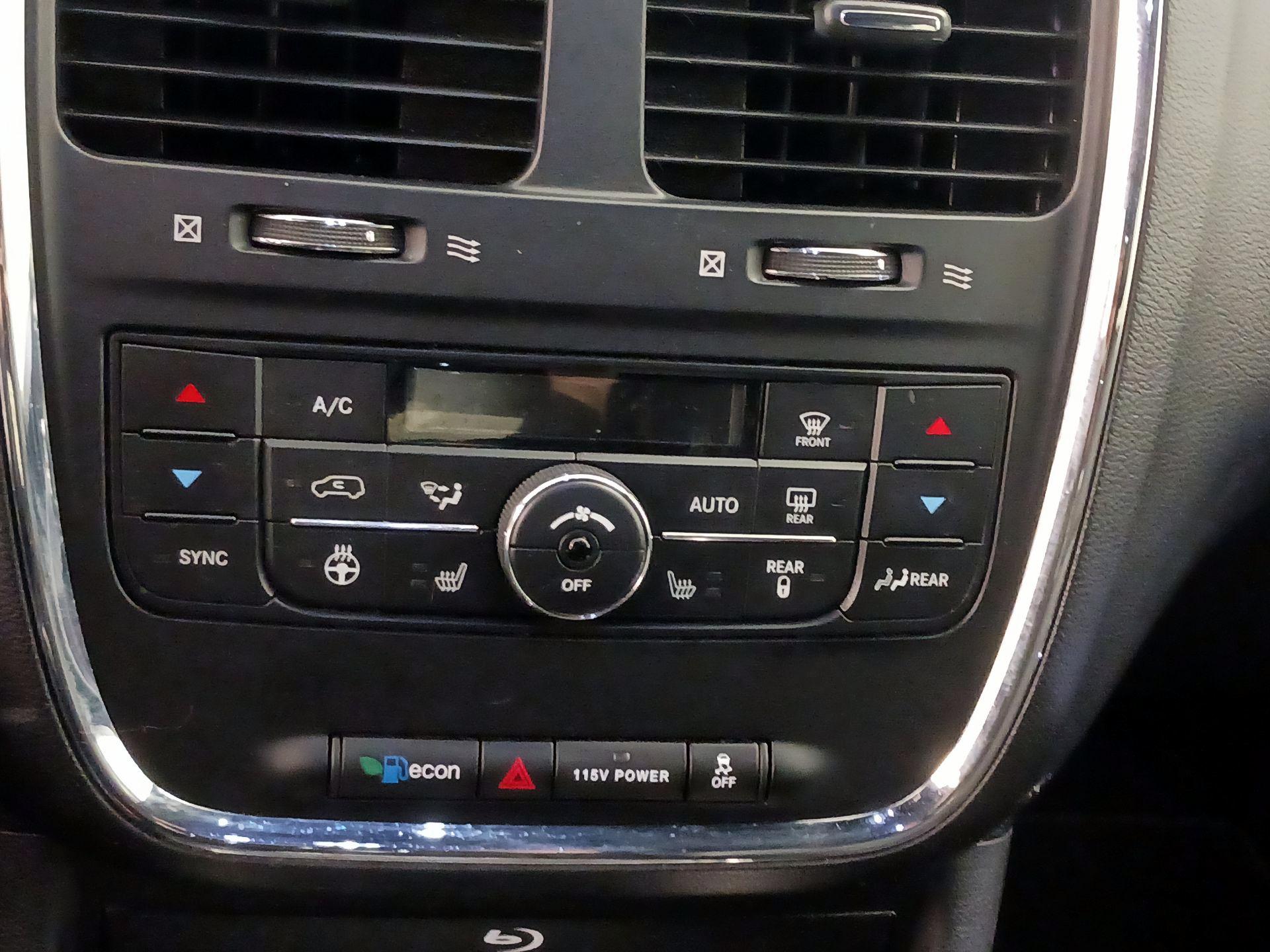 Thumbnail: 2016 Dodge Grand Caravan - 16