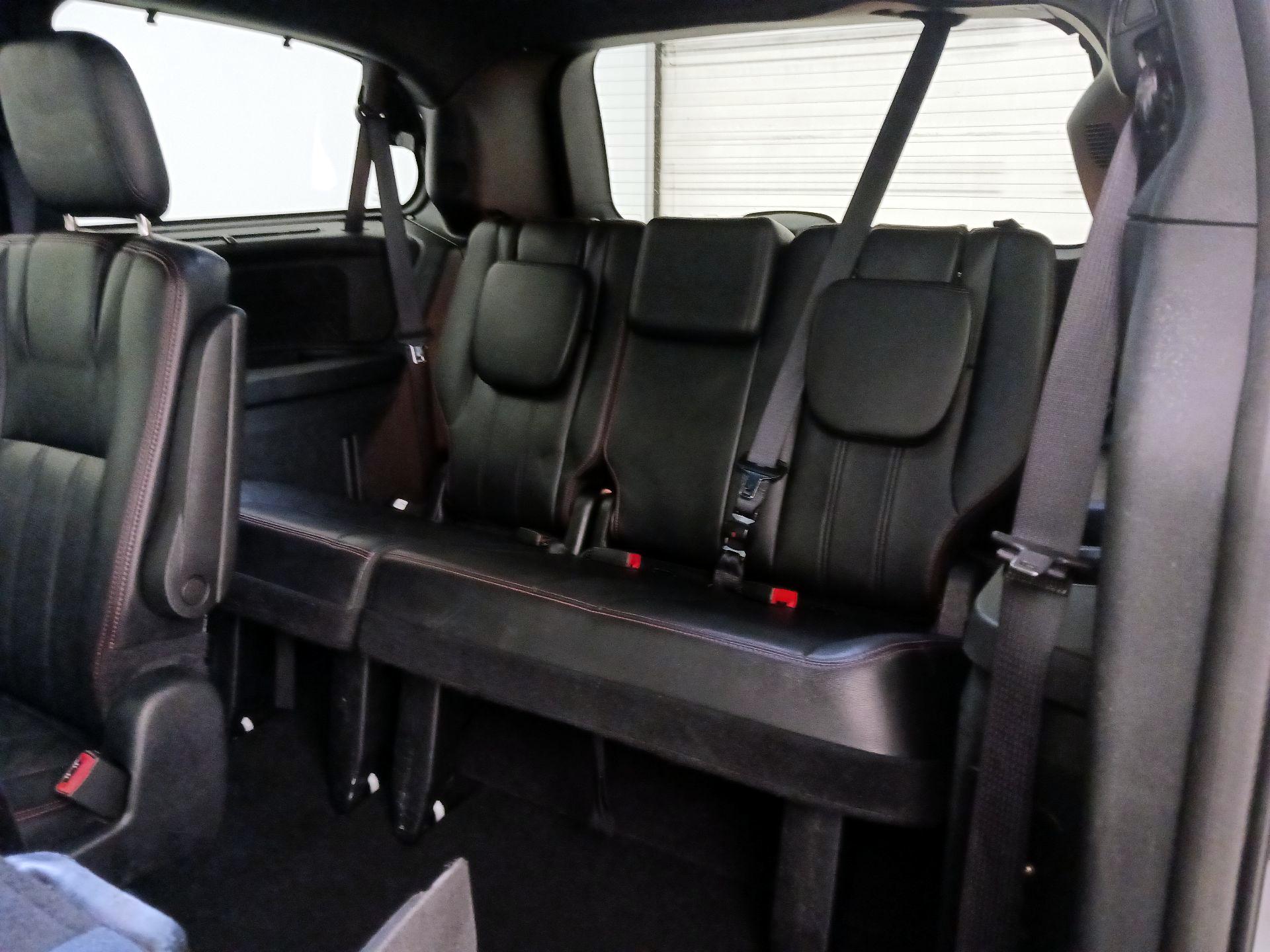 Thumbnail: 2016 Dodge Grand Caravan - 20