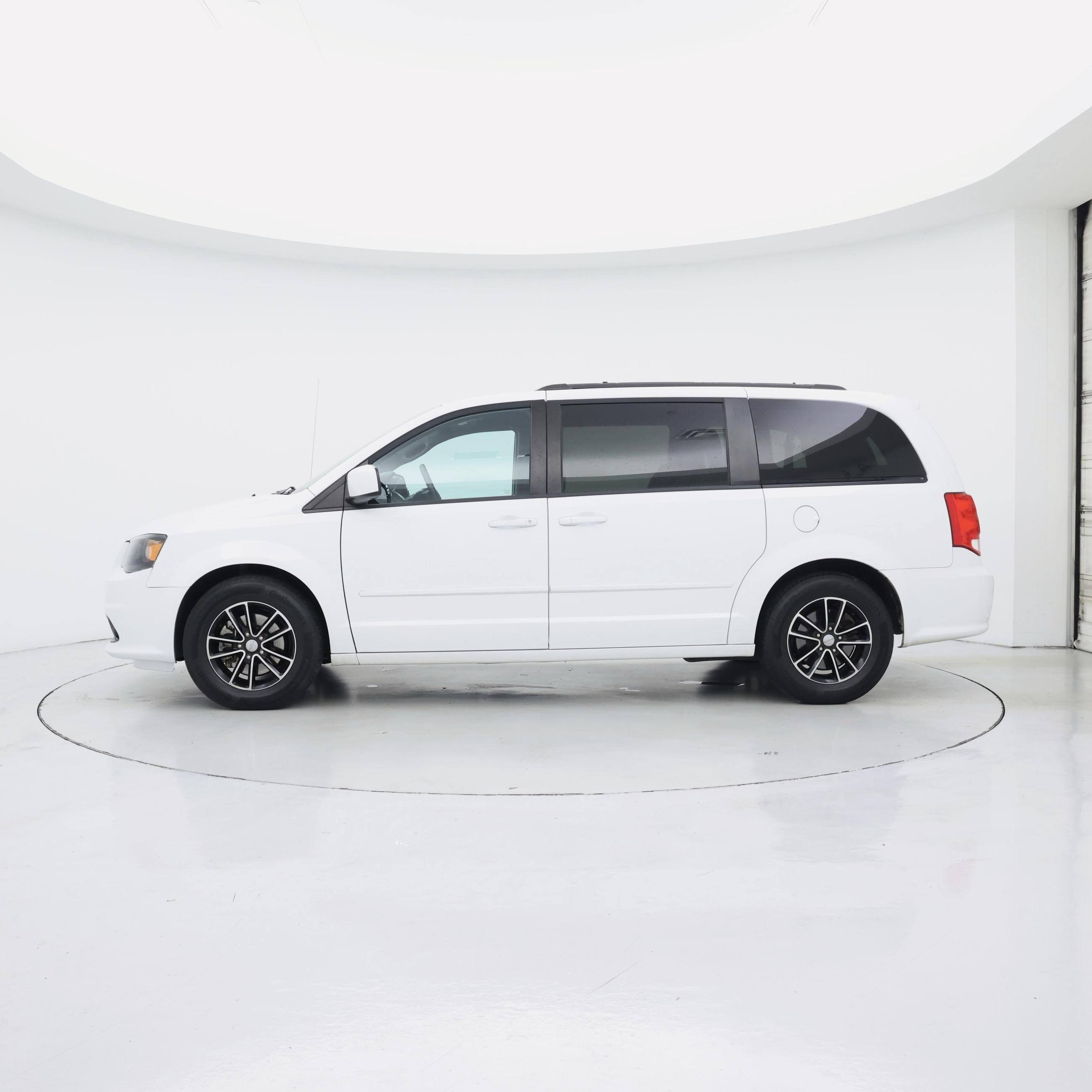Thumbnail: 2016 Dodge Grand Caravan - 3