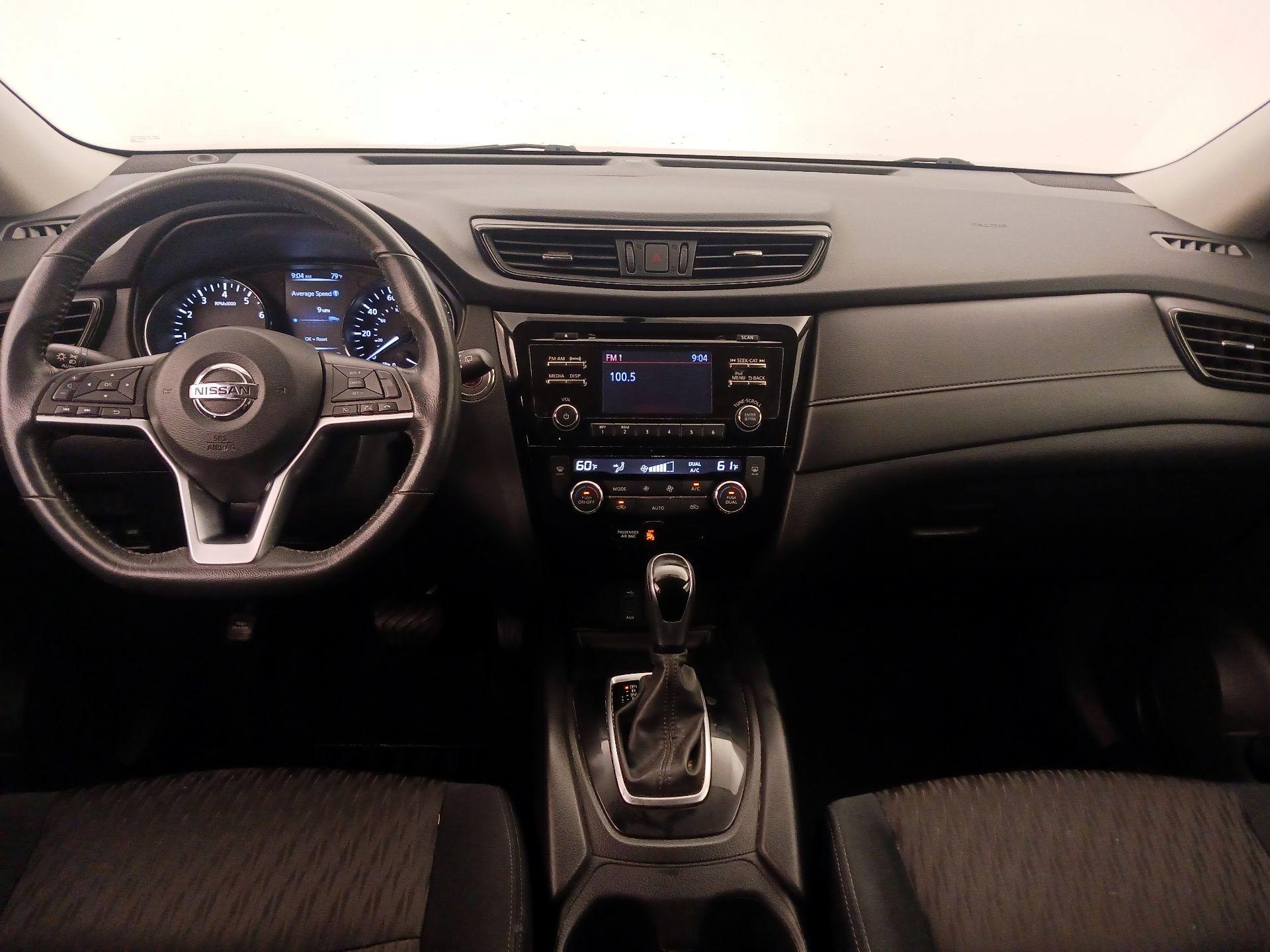 Thumbnail: 2017 Nissan Rogue - 9