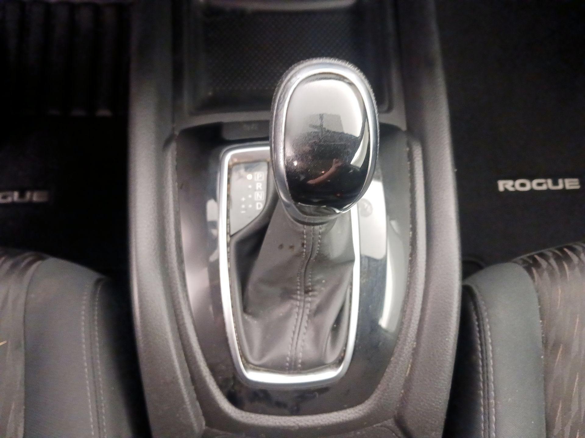 Thumbnail: 2017 Nissan Rogue - 17