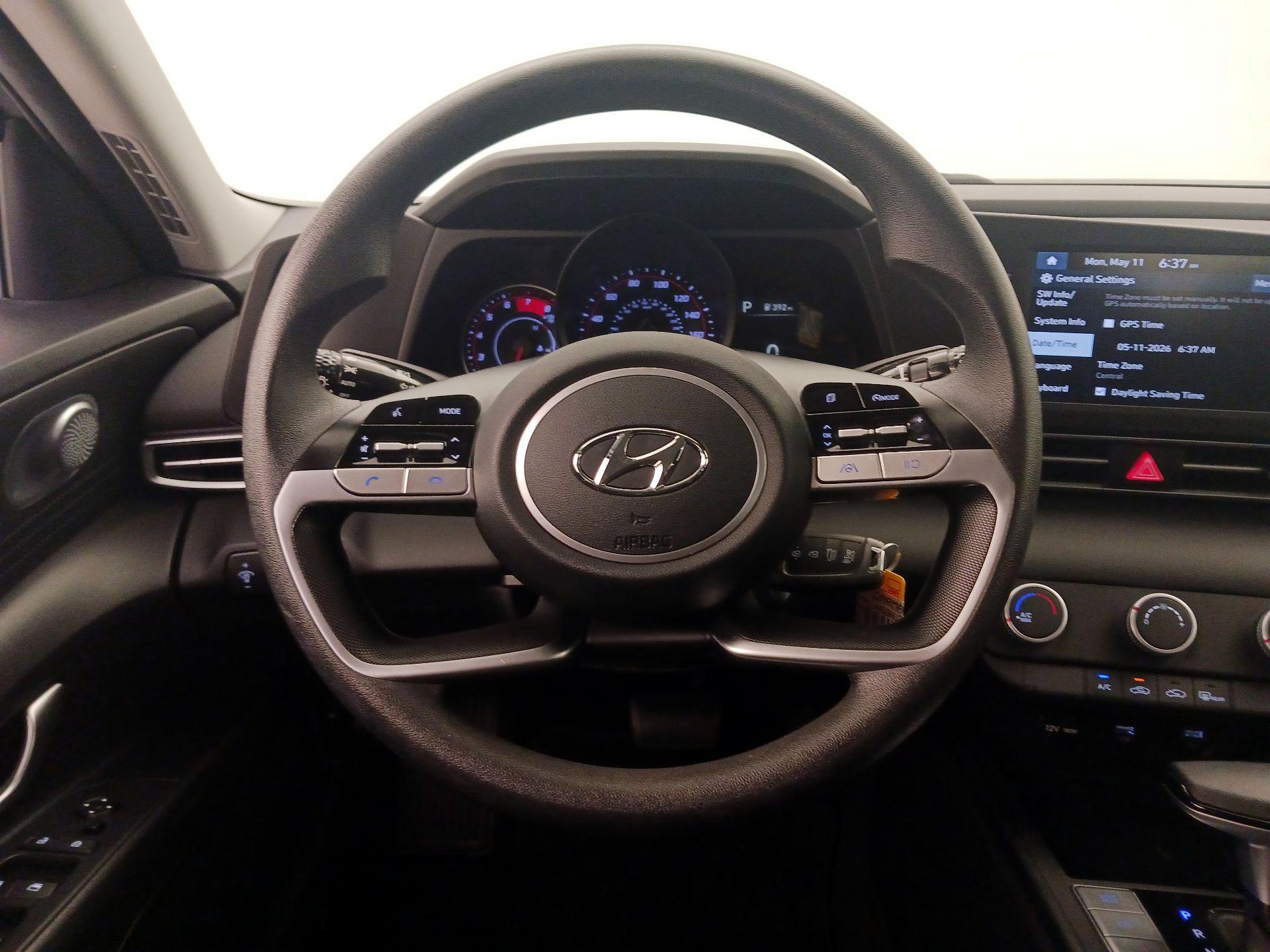 Thumbnail: 2022 Hyundai Elantra - 10