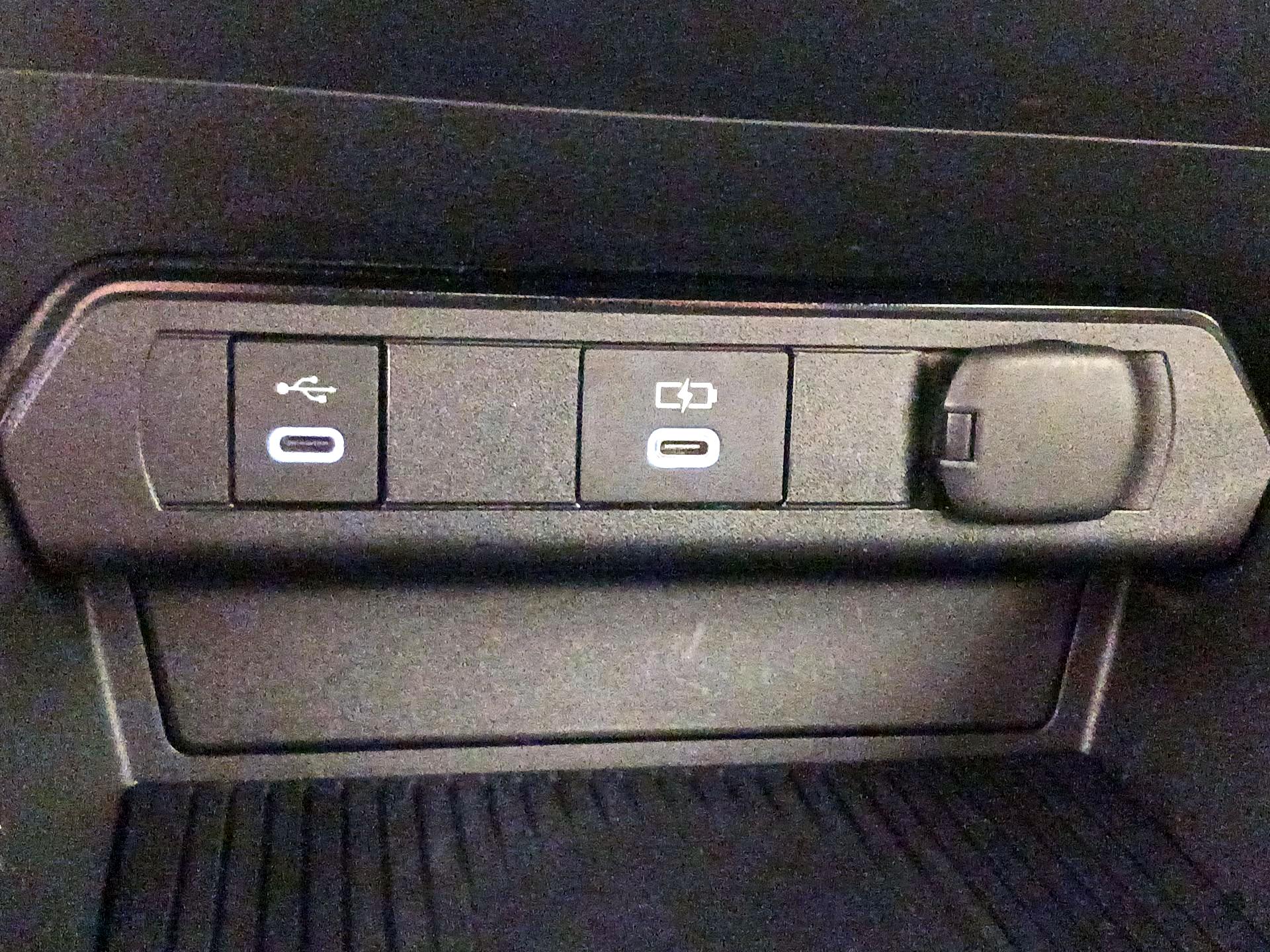 Thumbnail: 2024 Toyota Prius - 18
