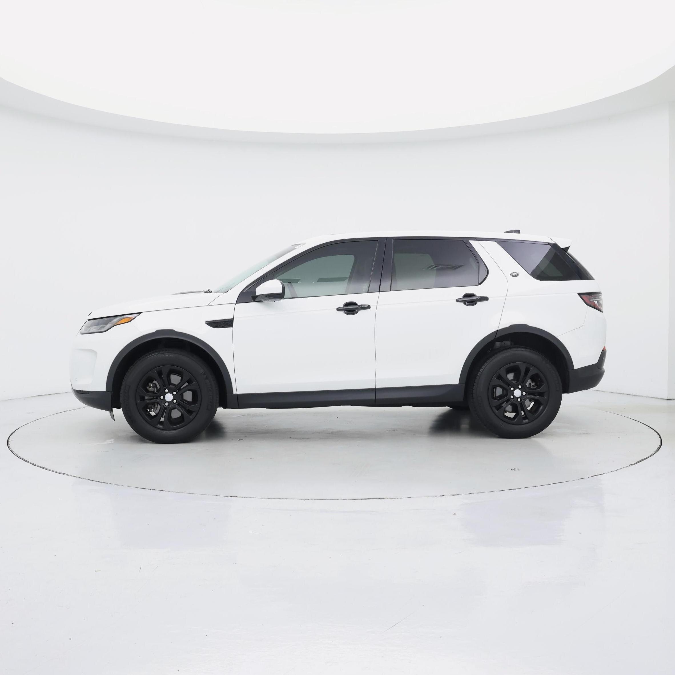 Thumbnail: 2022 Land Rover Discovery Sport - 3