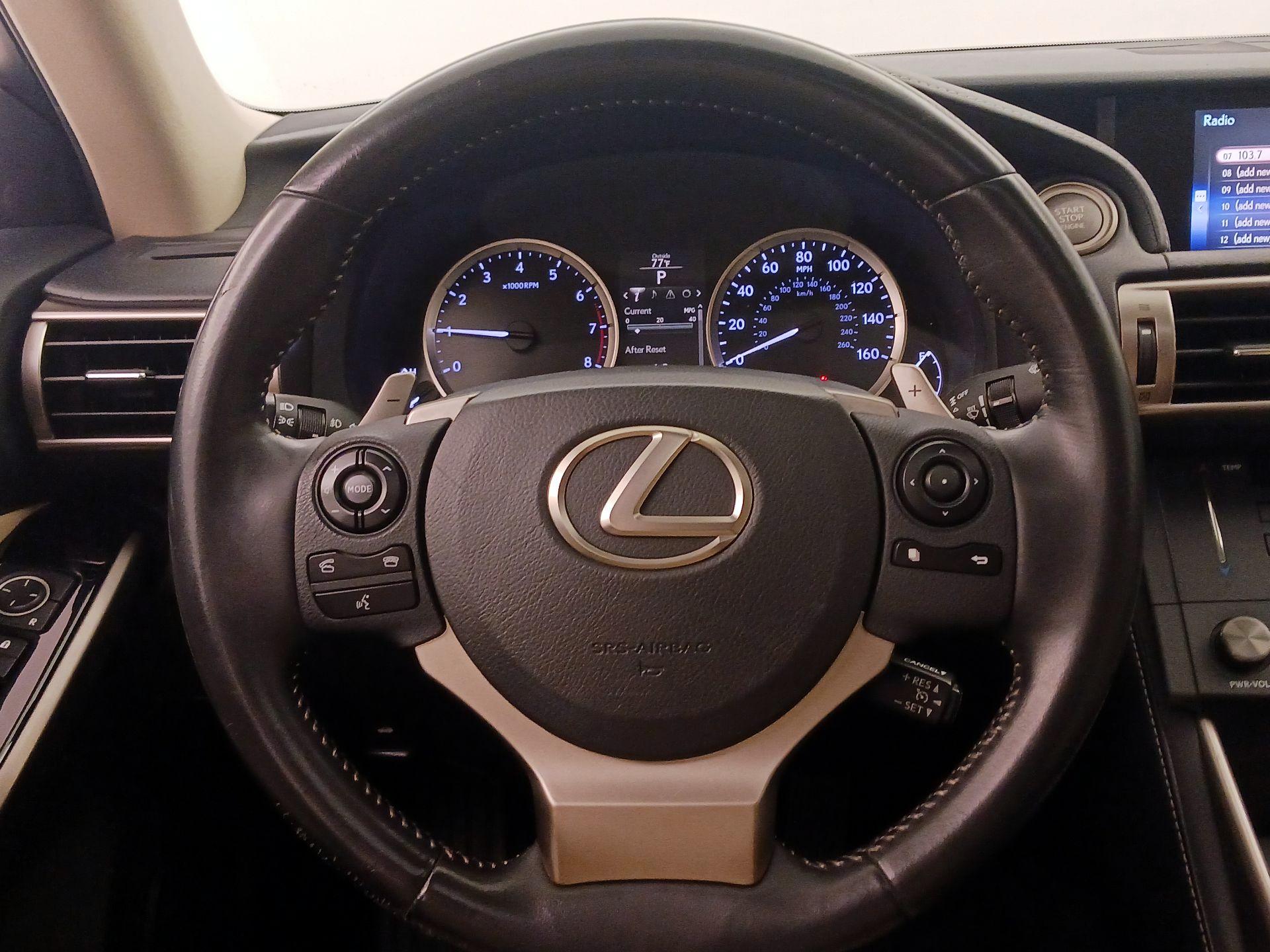 Thumbnail: 2015 Lexus IS - 10