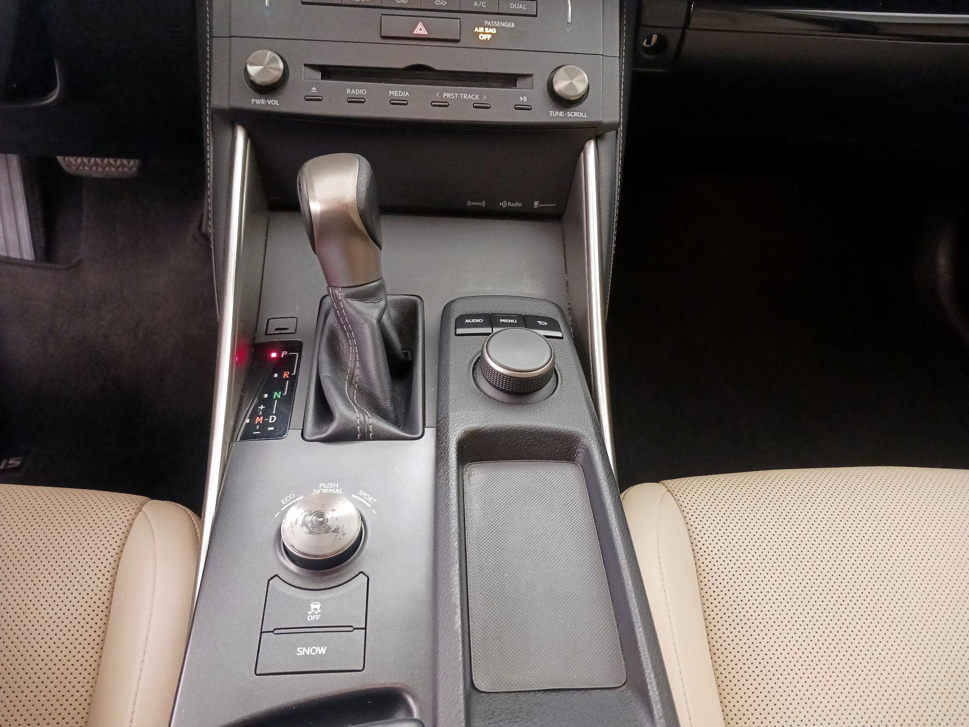 Thumbnail: 2015 Lexus IS - 17