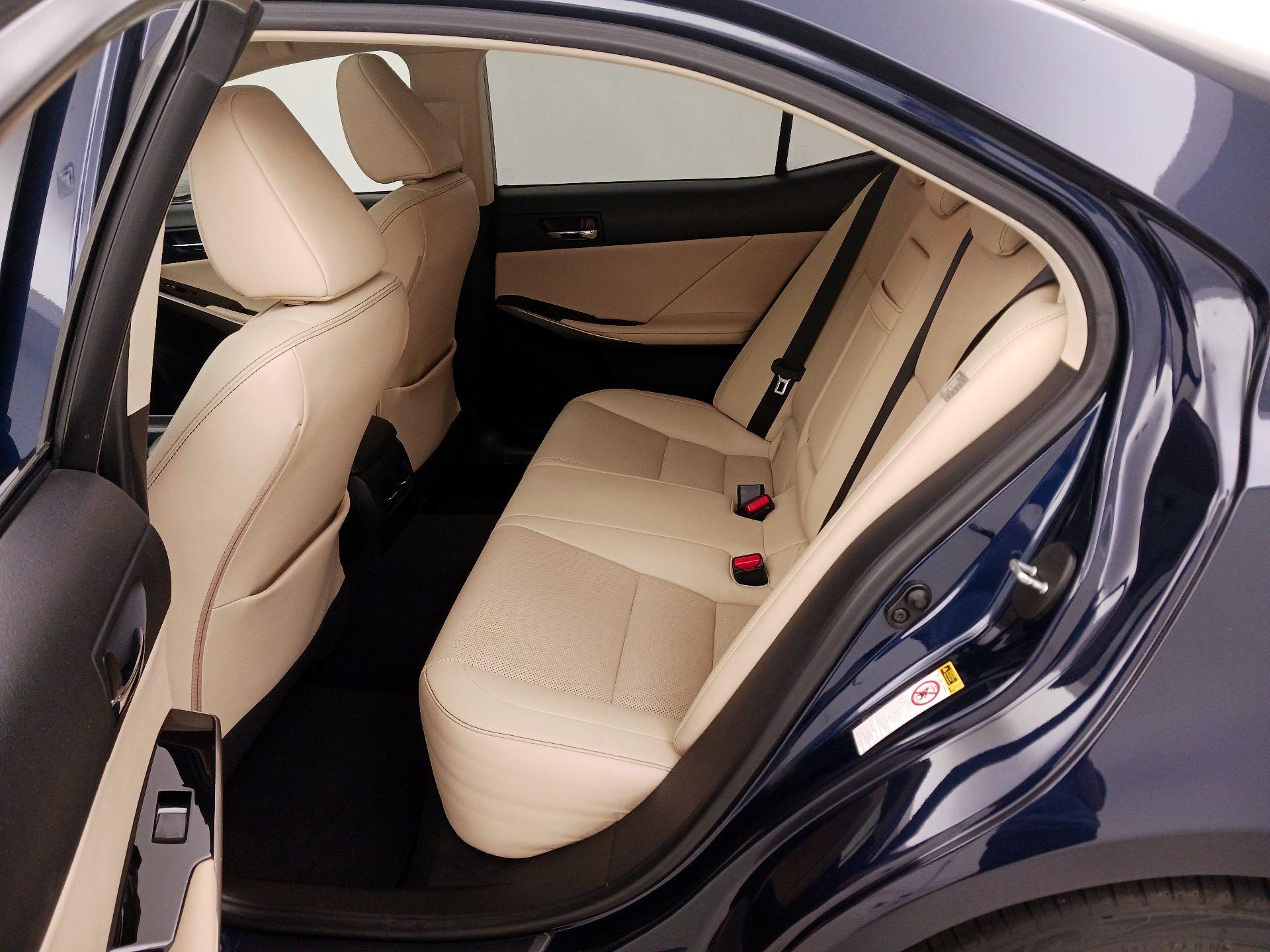 Thumbnail: 2015 Lexus IS - 20