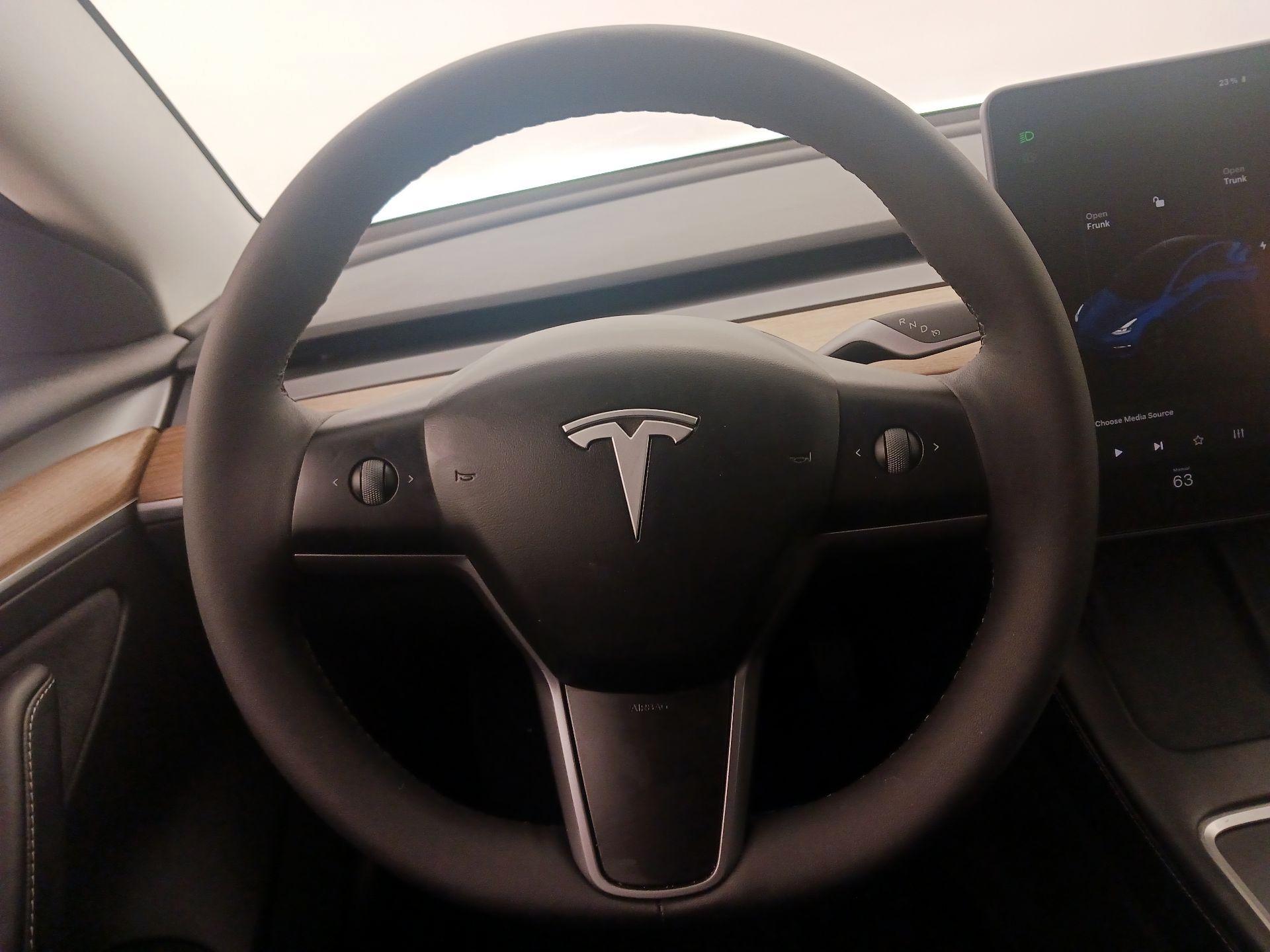 Thumbnail: 2023 Tesla Model 3 - 10