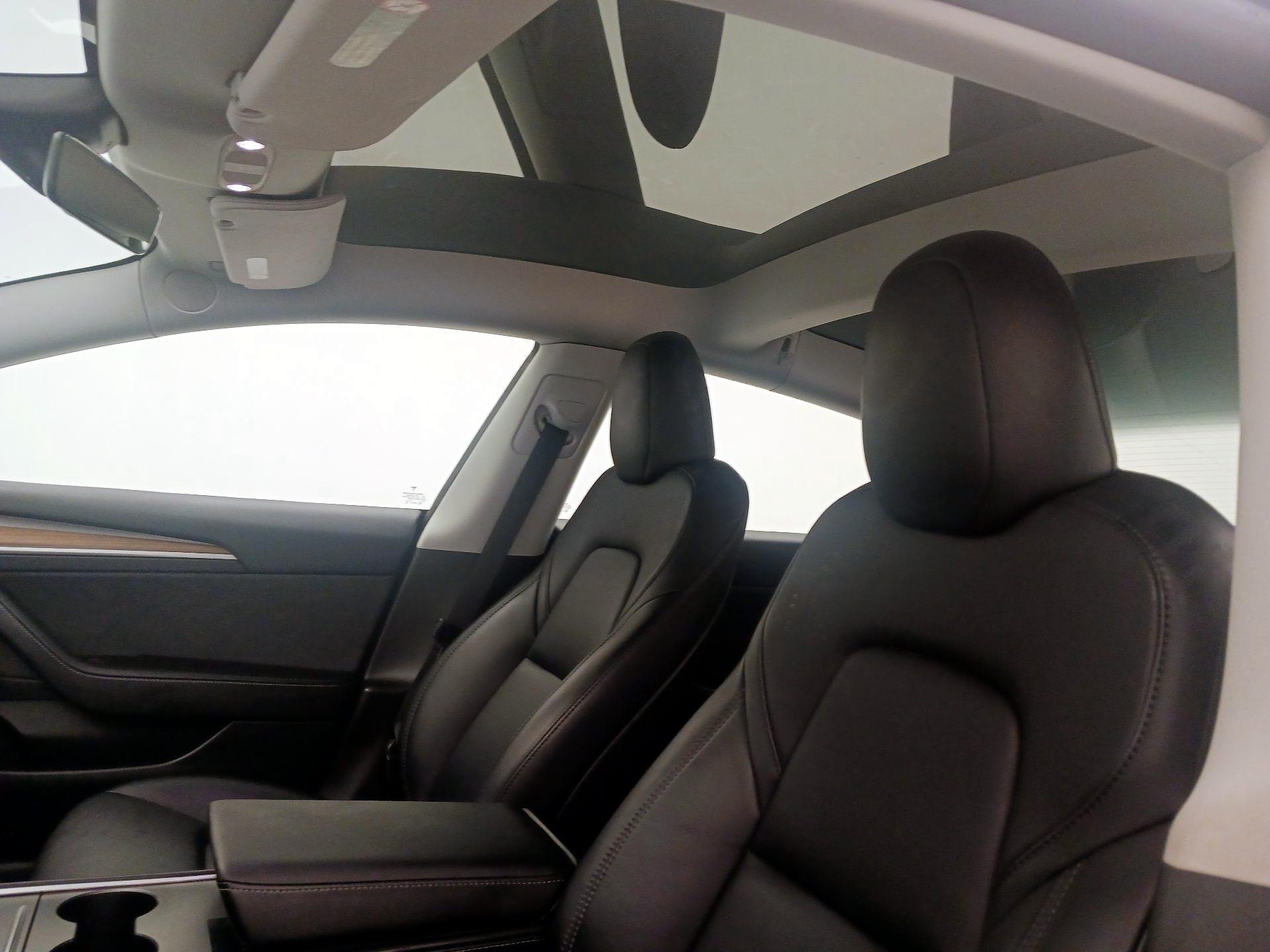 Thumbnail: 2023 Tesla Model 3 - 19