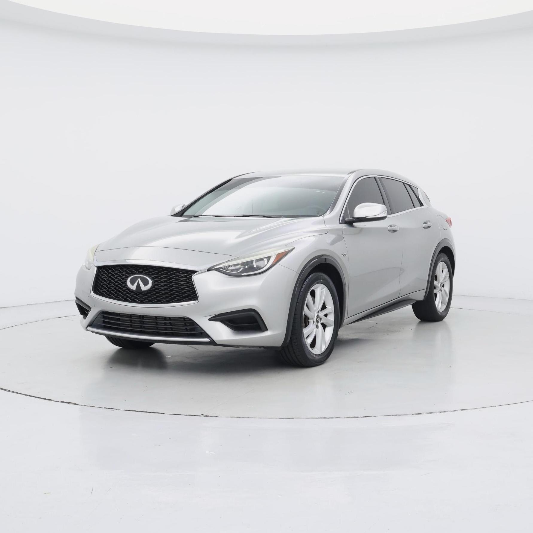 Thumbnail: 2018 INFINITI QX30 - 4