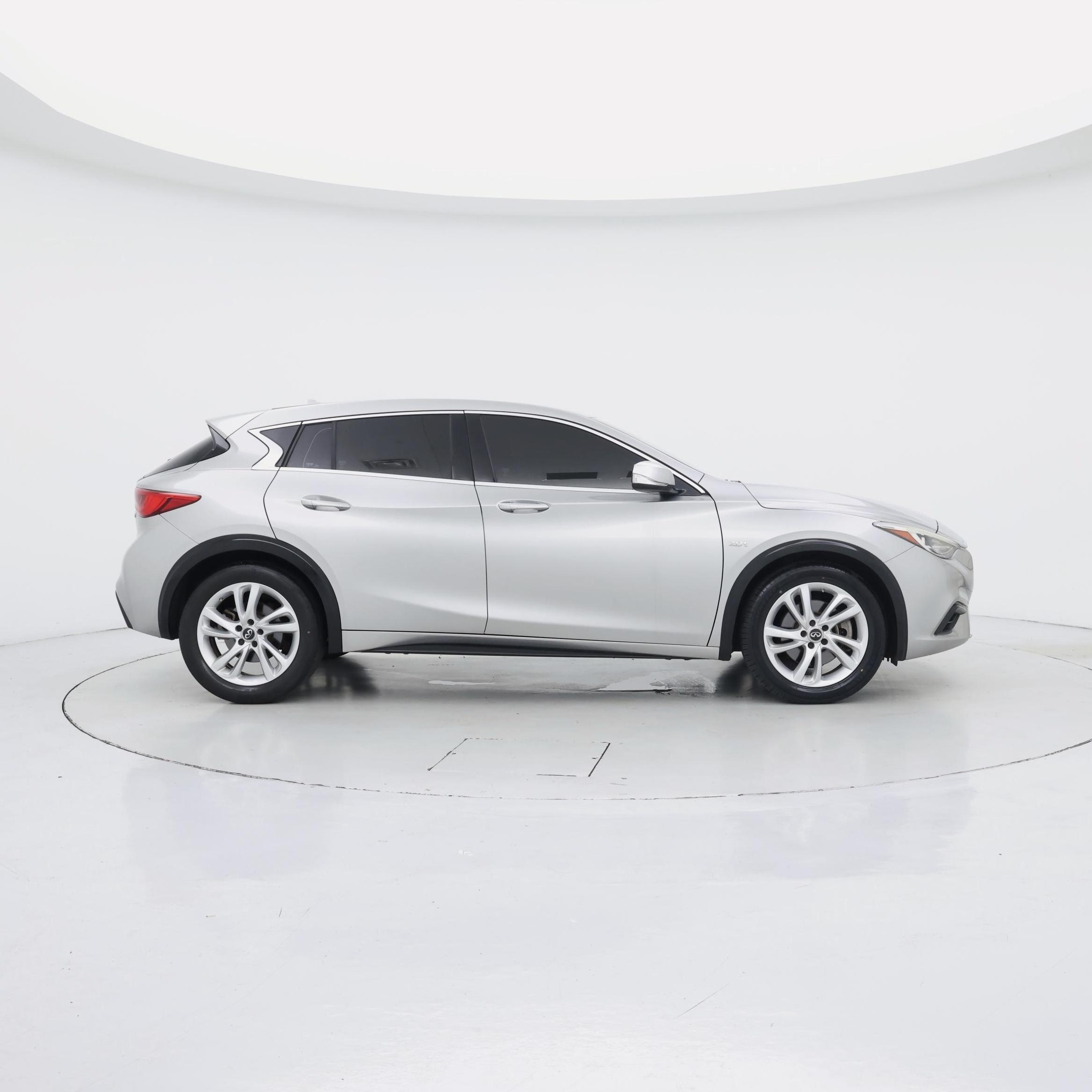 Thumbnail: 2018 INFINITI QX30 - 7