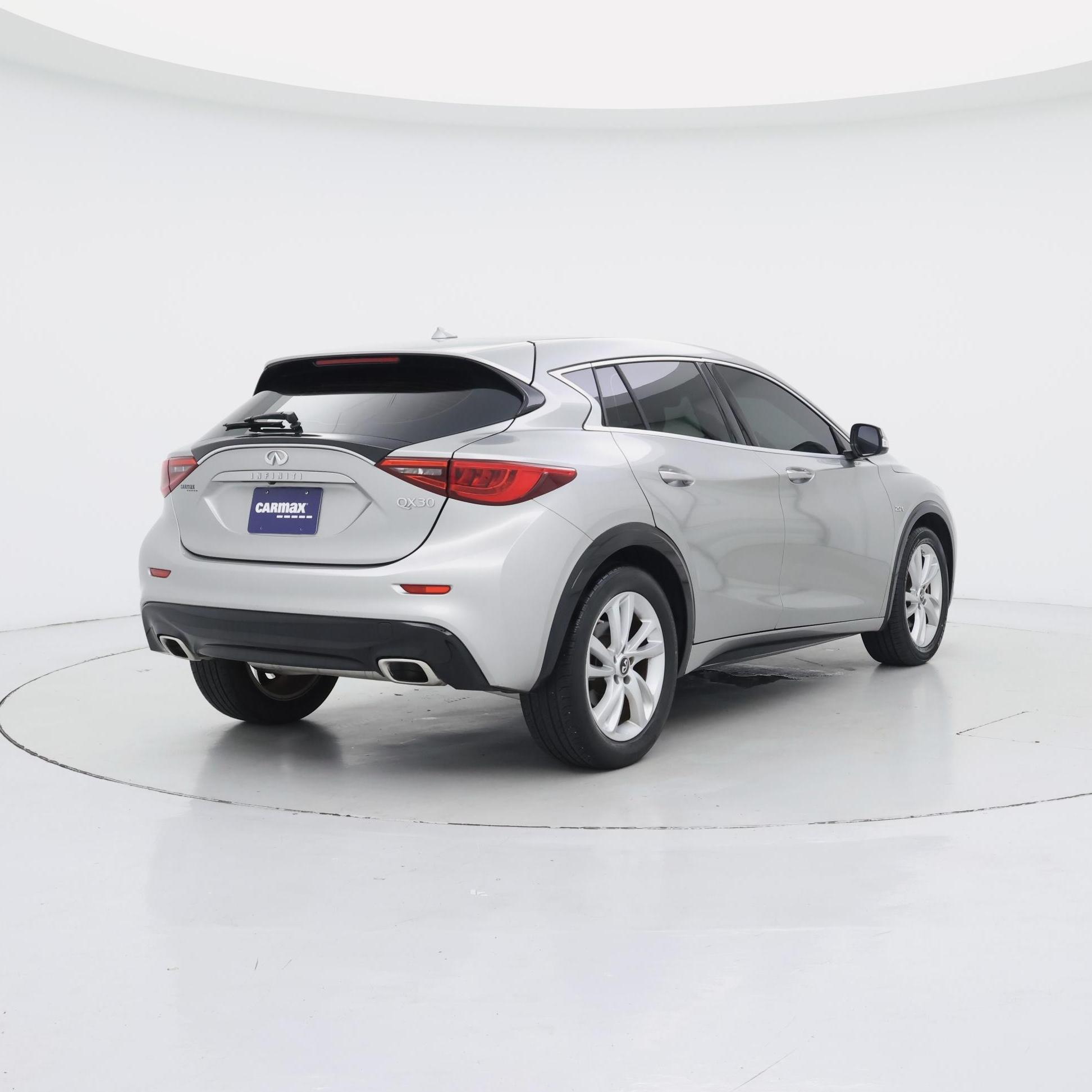 Thumbnail: 2018 INFINITI QX30 - 8