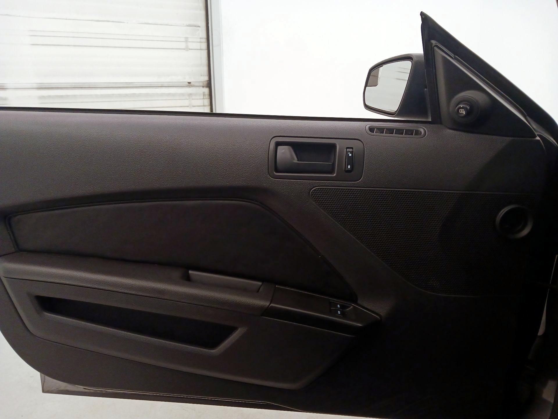 Thumbnail: 2014 Ford Mustang - 12