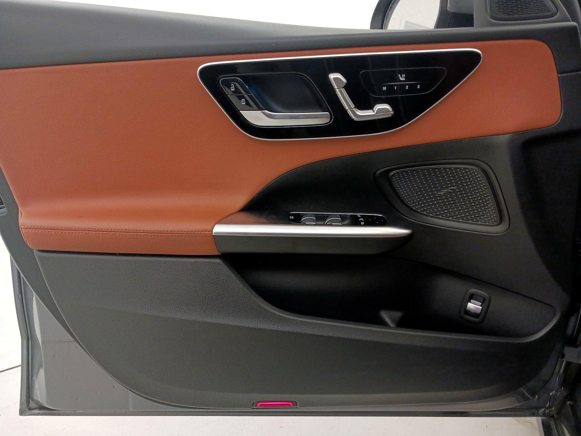 Thumbnail: 2022 Mercedes-Benz C-Class - 12