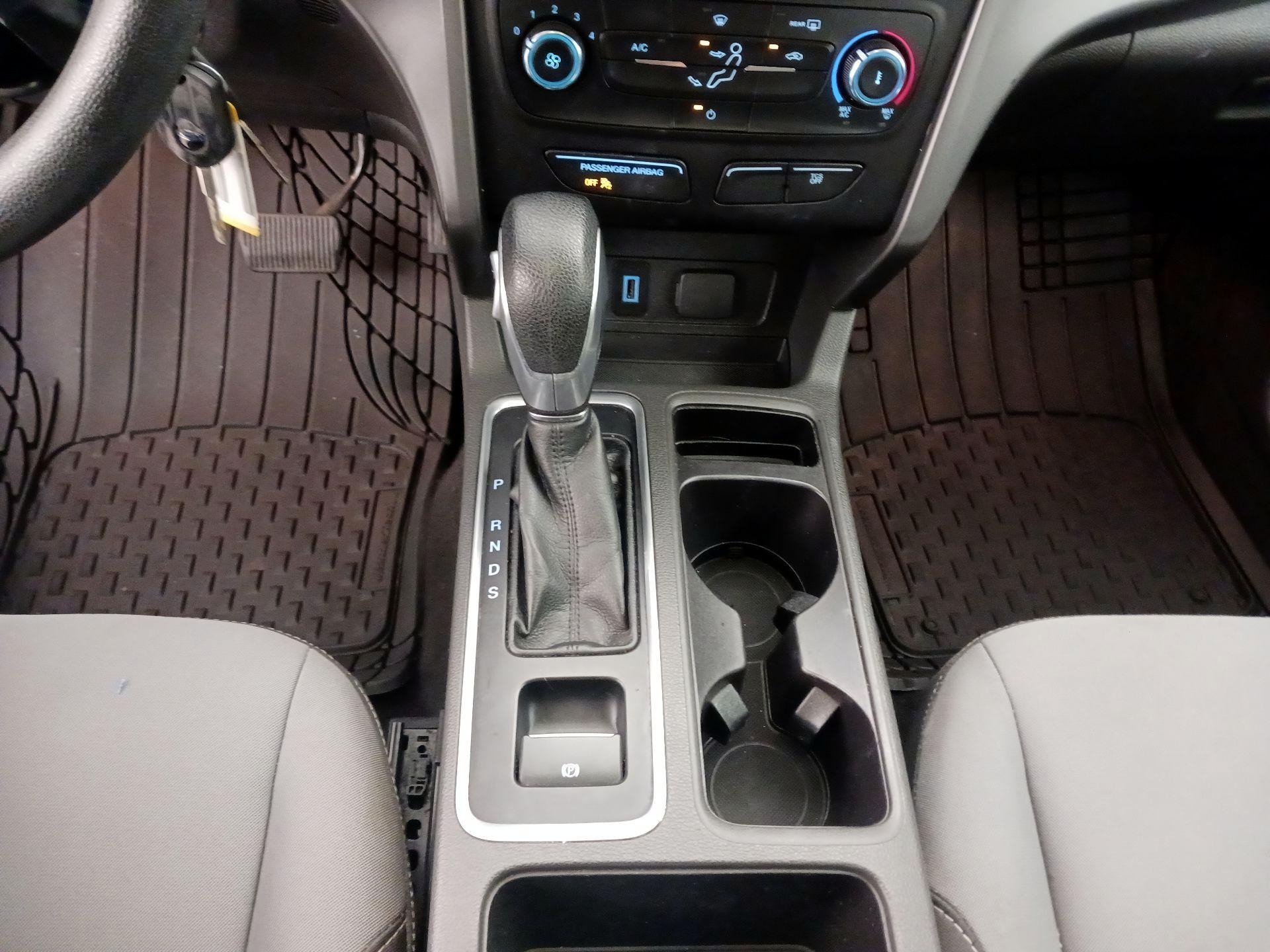 Thumbnail: 2017 Ford Escape - 17