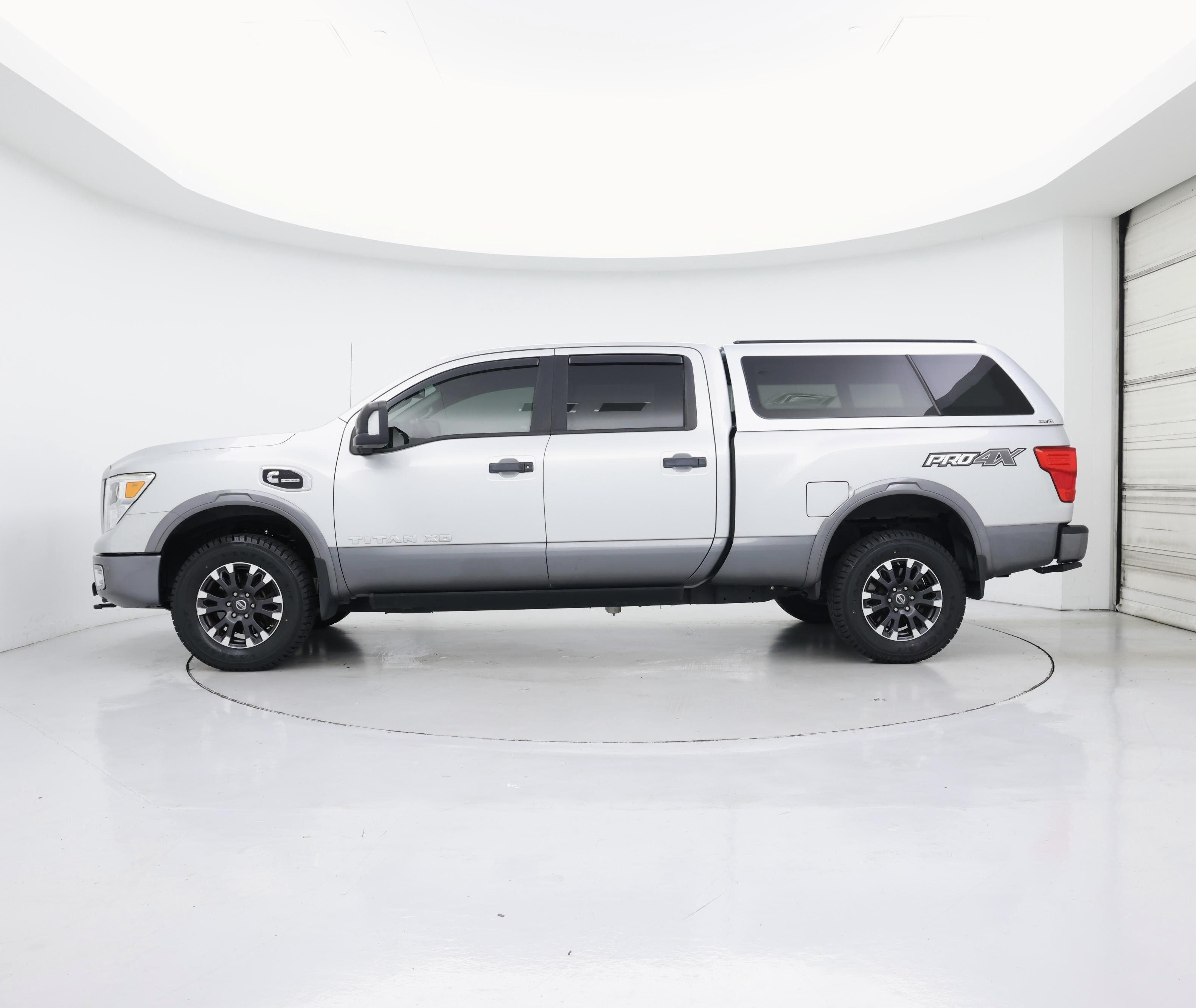 Thumbnail: 2019 Nissan Titan - 3