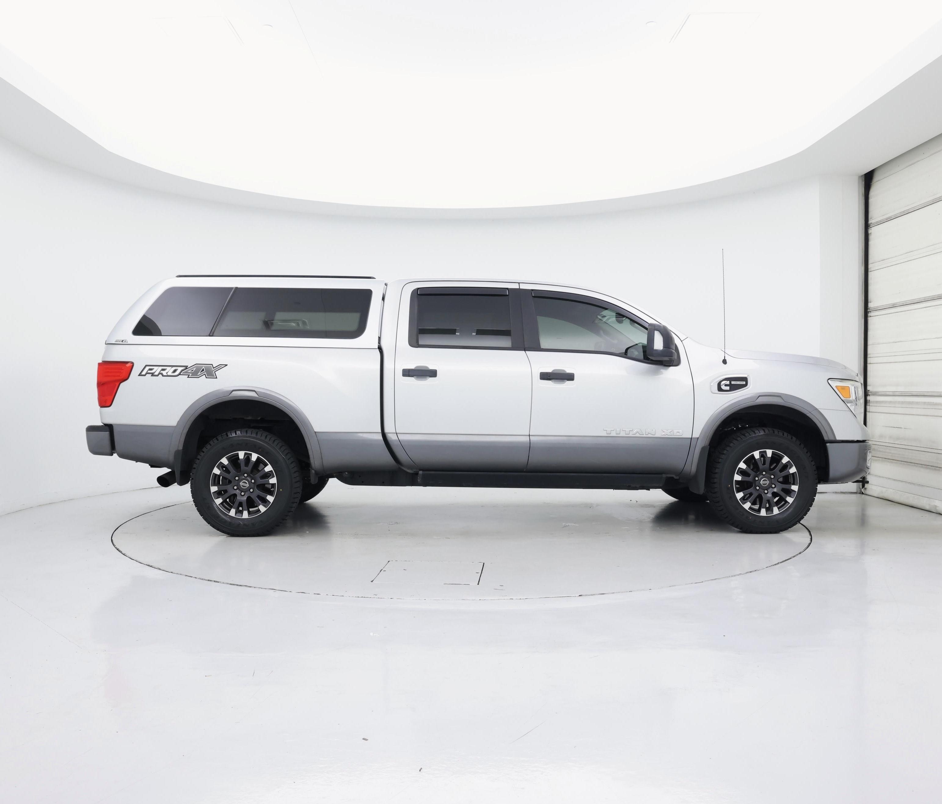 Thumbnail: 2019 Nissan Titan - 7