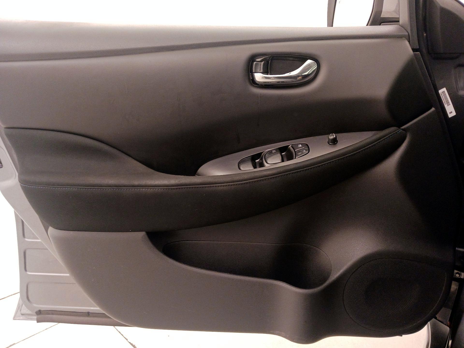 Thumbnail: 2023 Nissan Leaf - 12