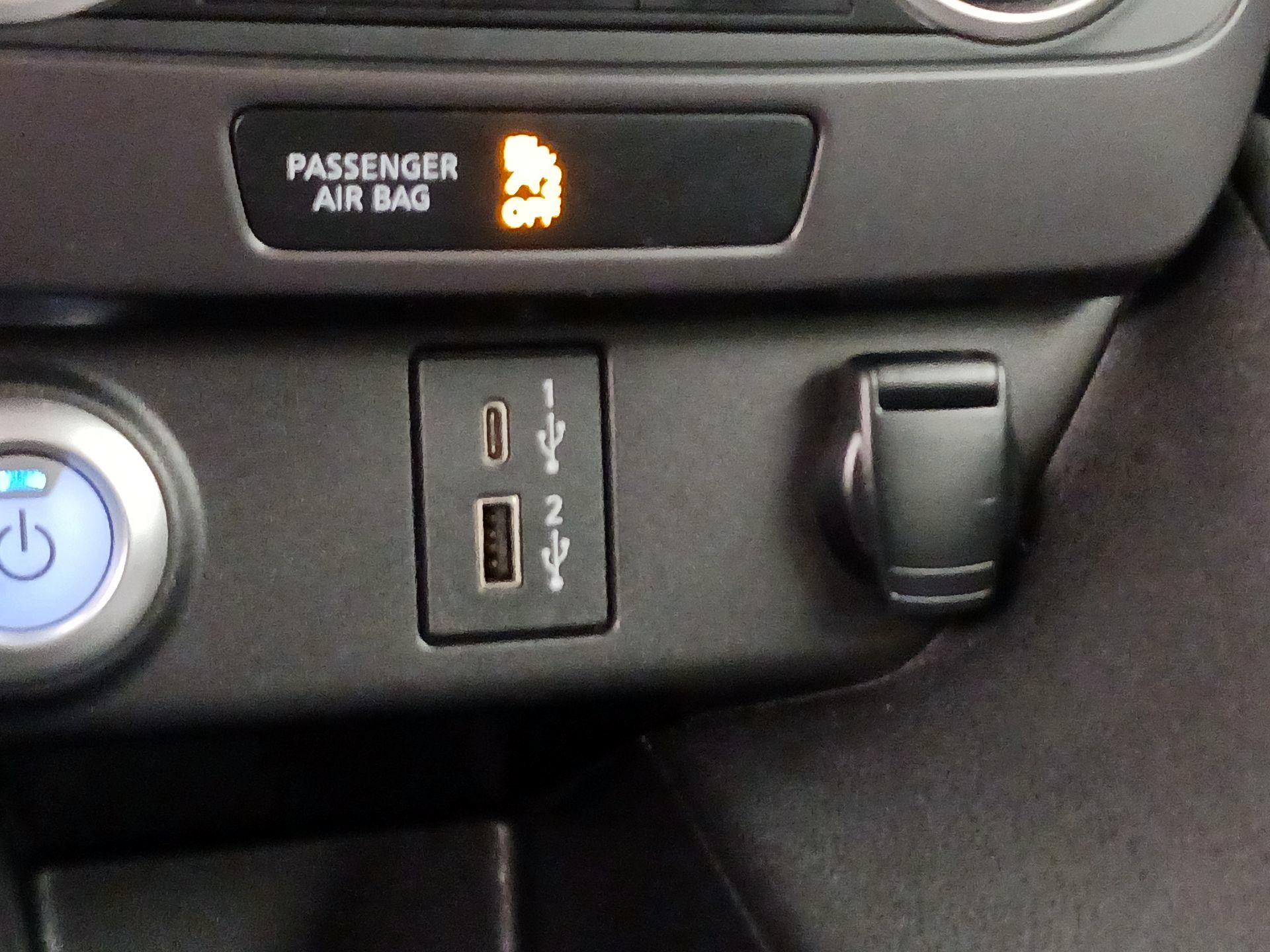 Thumbnail: 2023 Nissan Leaf - 18