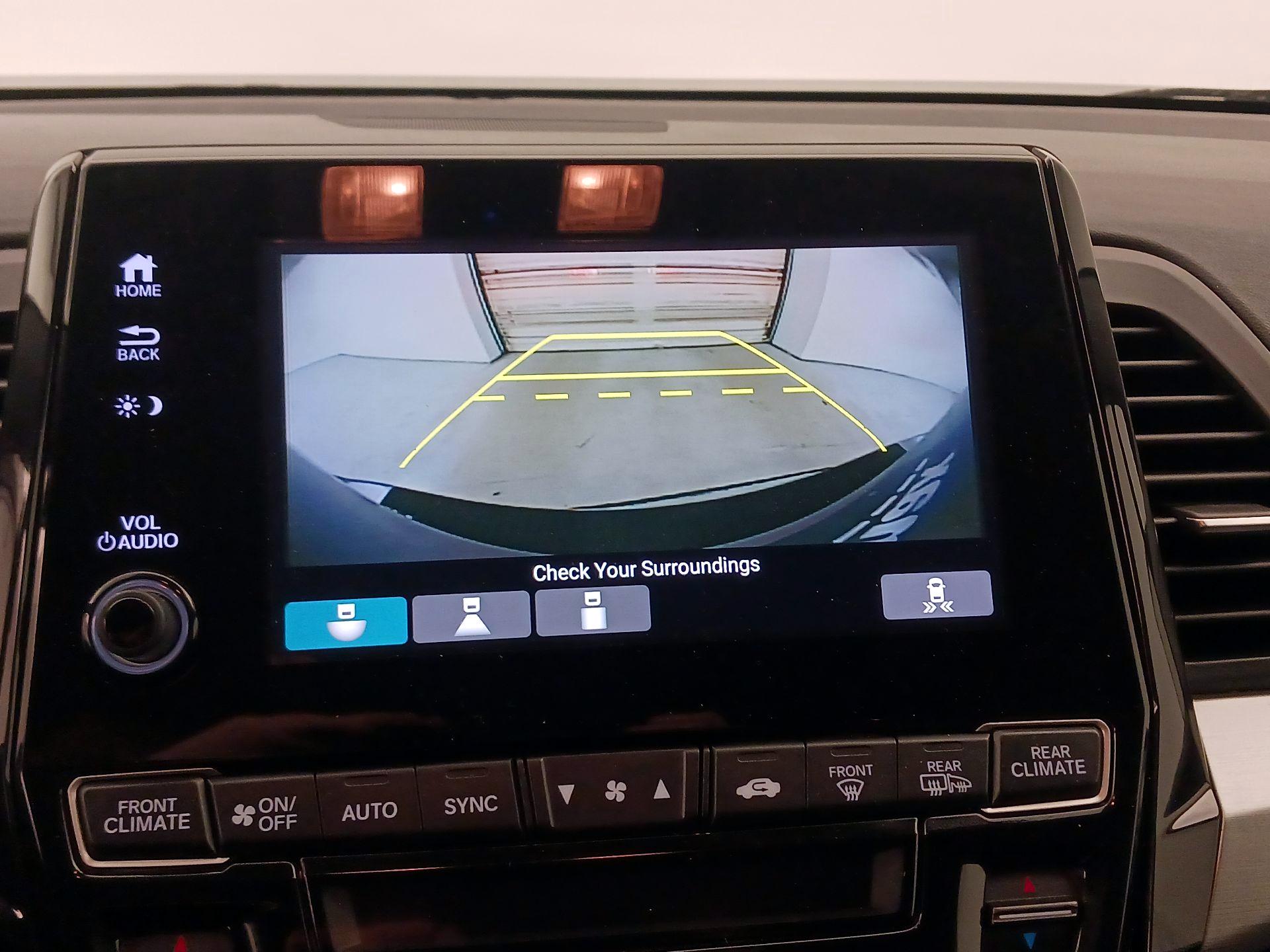Thumbnail: 2018 Honda Odyssey - 14
