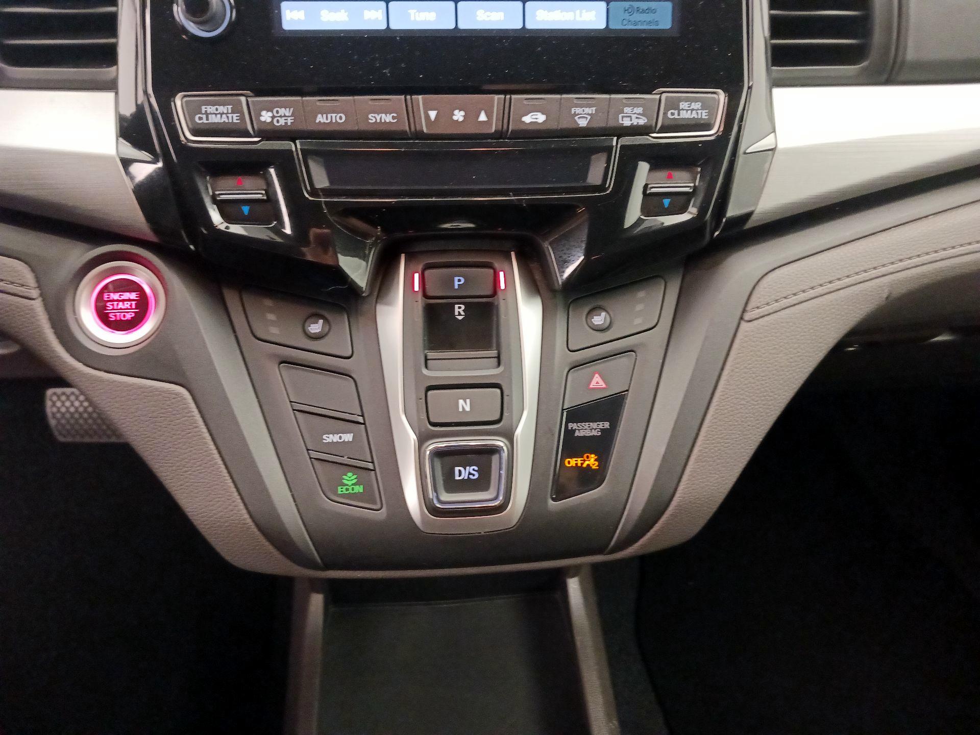 Thumbnail: 2018 Honda Odyssey - 17