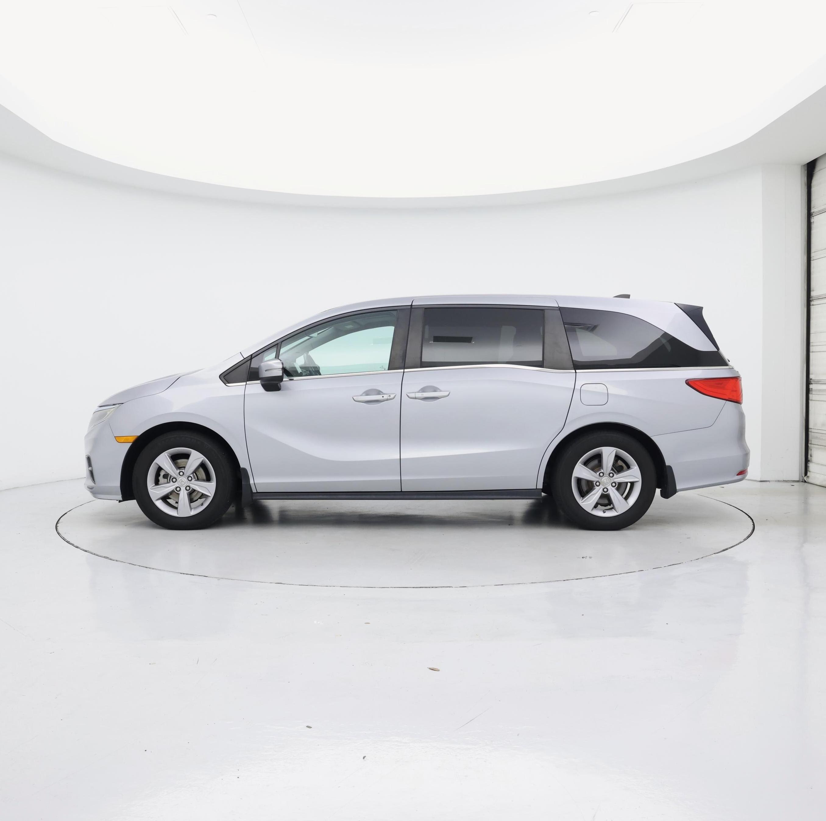 Thumbnail: 2018 Honda Odyssey - 3