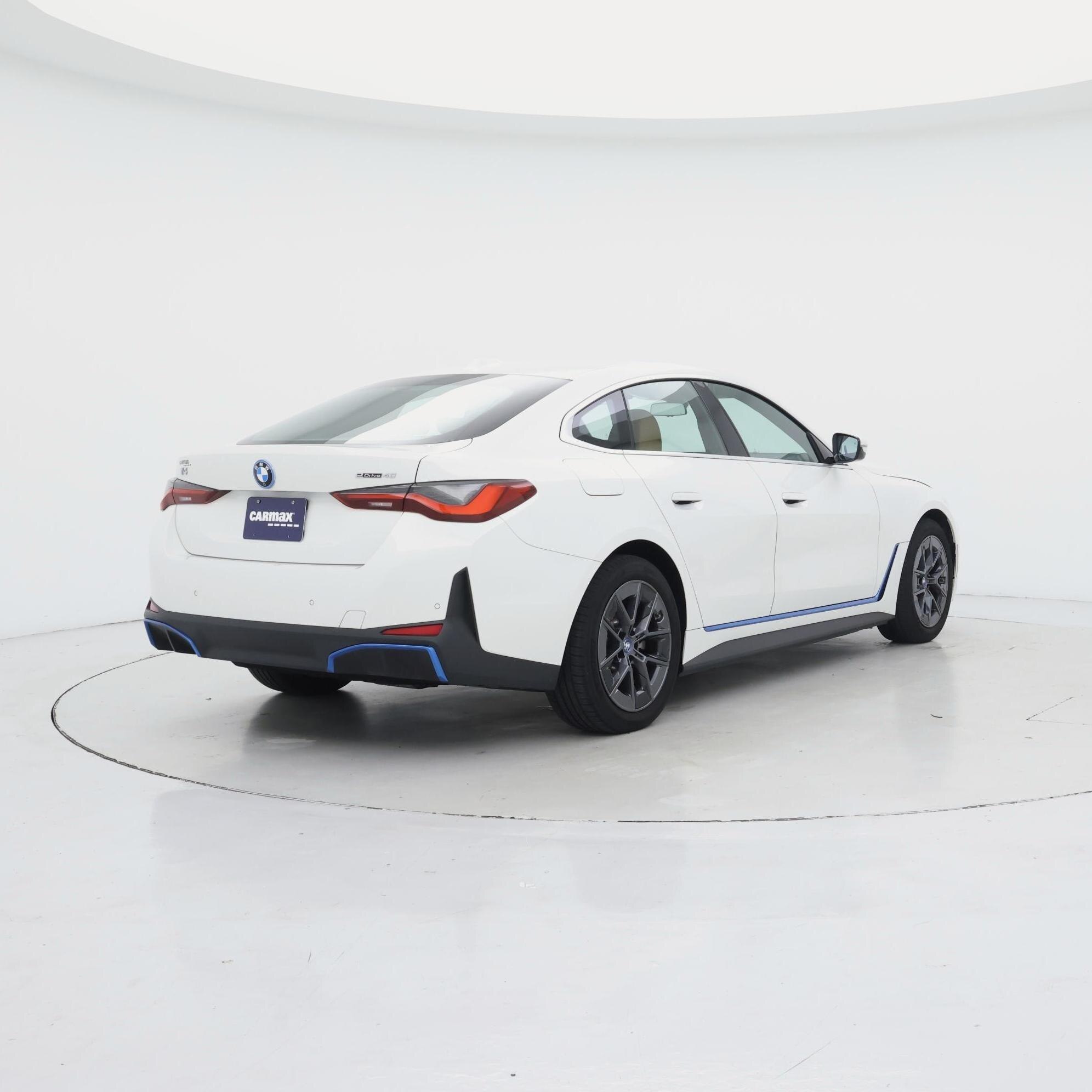 Thumbnail: 2022 BMW i4 - 8