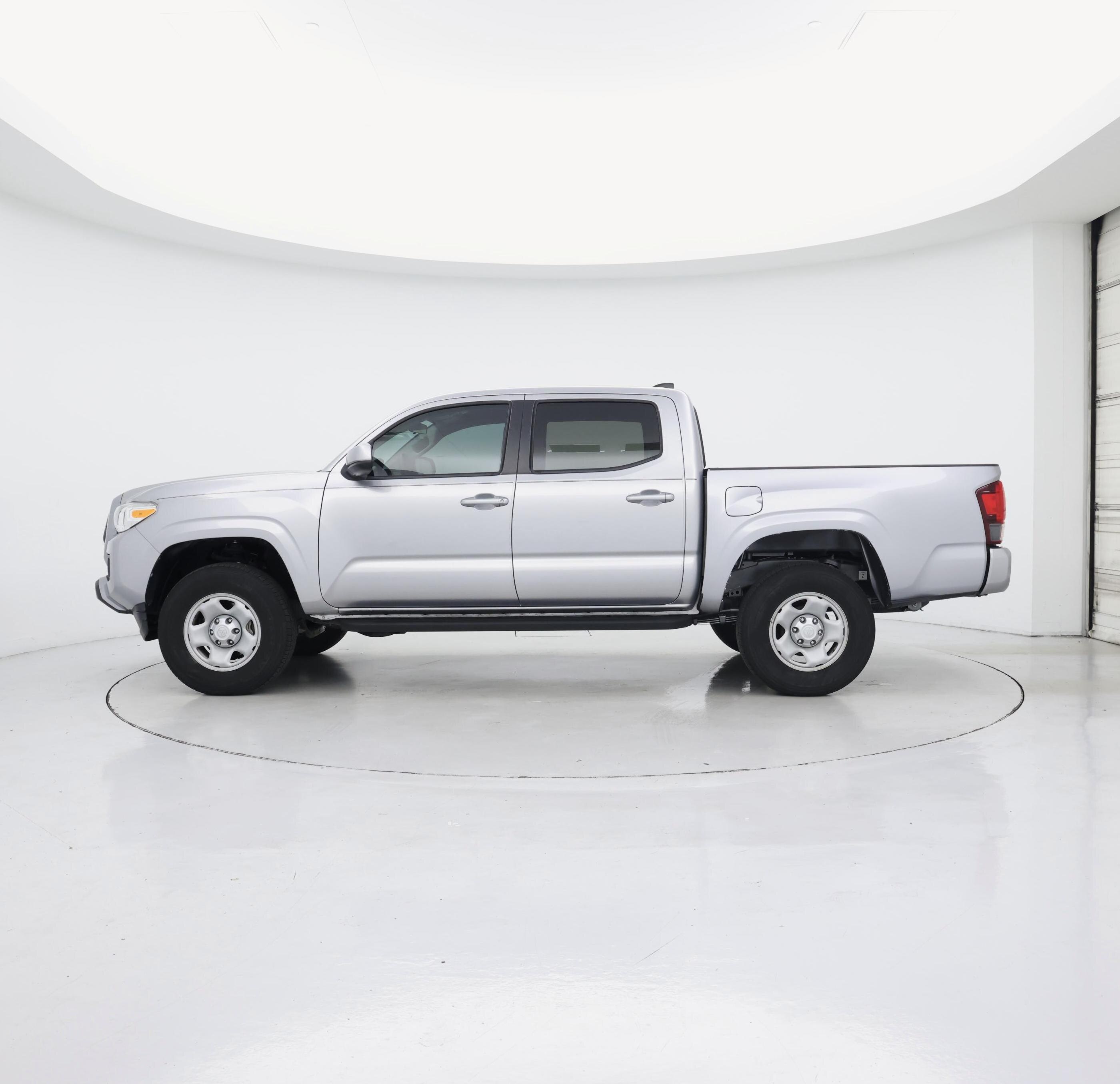 Thumbnail: 2021 Toyota Tacoma - 3